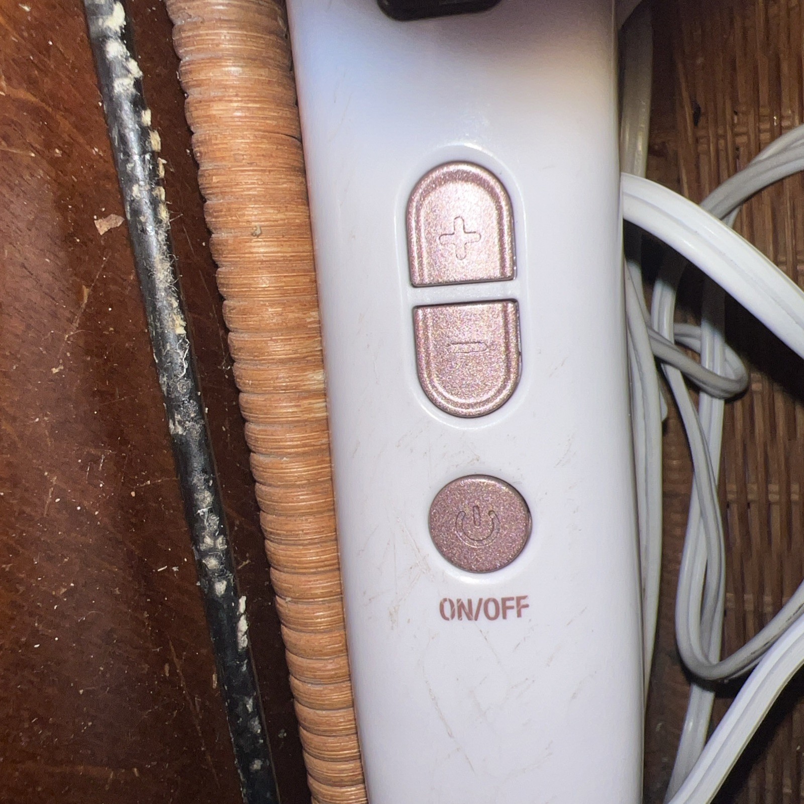 Conair Double Ceramic Hair Styling Brush White Heated Straight Brush E01