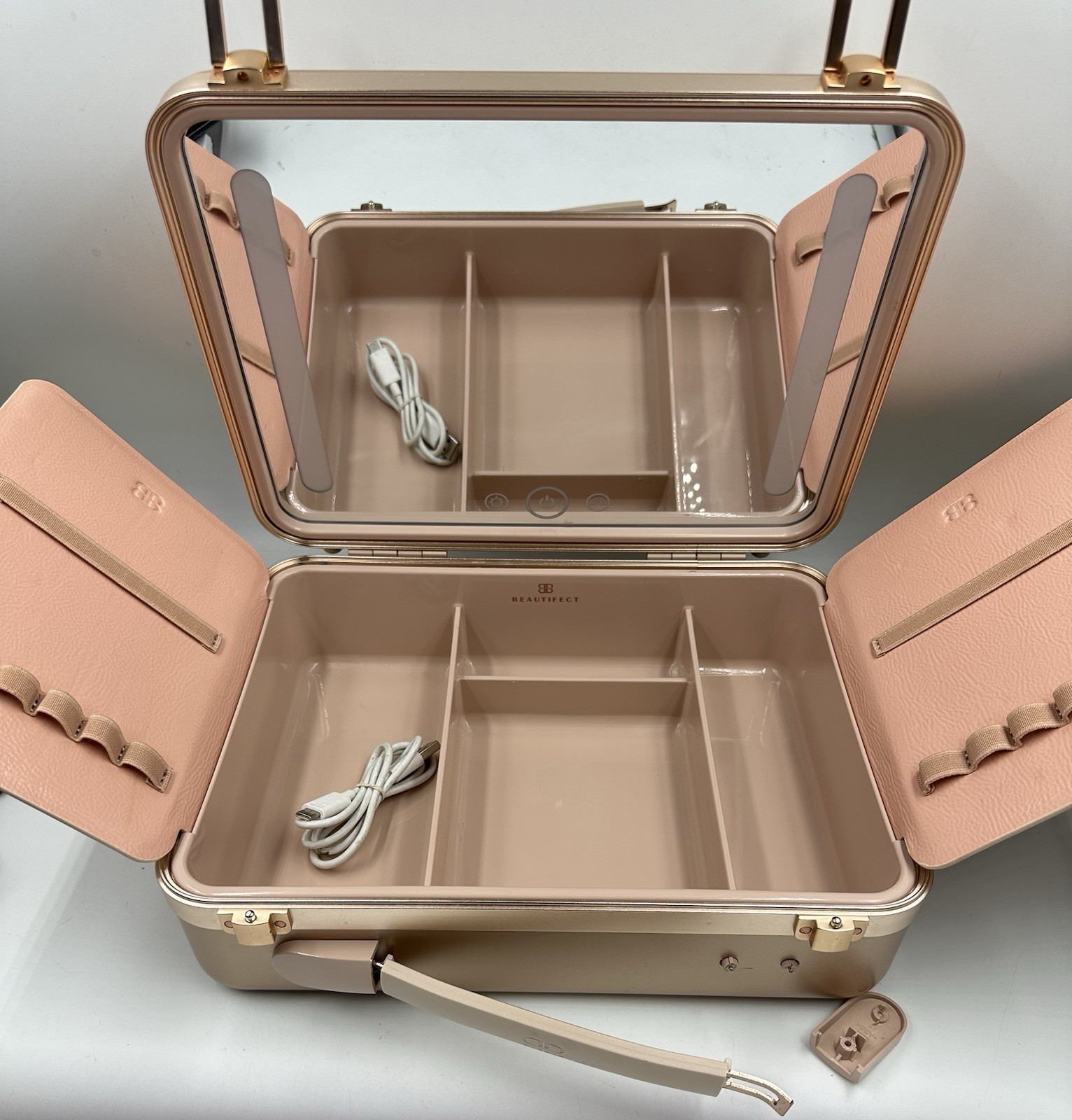 Beautifect Makeup Box Rose Gold Luxury Case W/Light-Broken Handle-See Photos