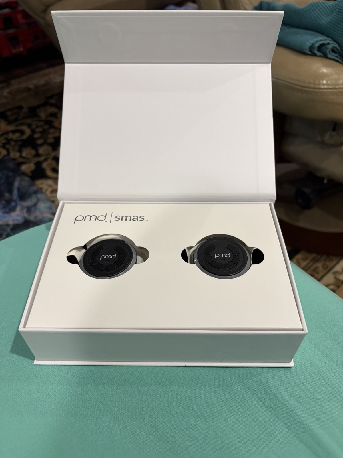 PMD SMAS Hands-Free Rechargeable Vibrating Face/Neck Massage Band Black
