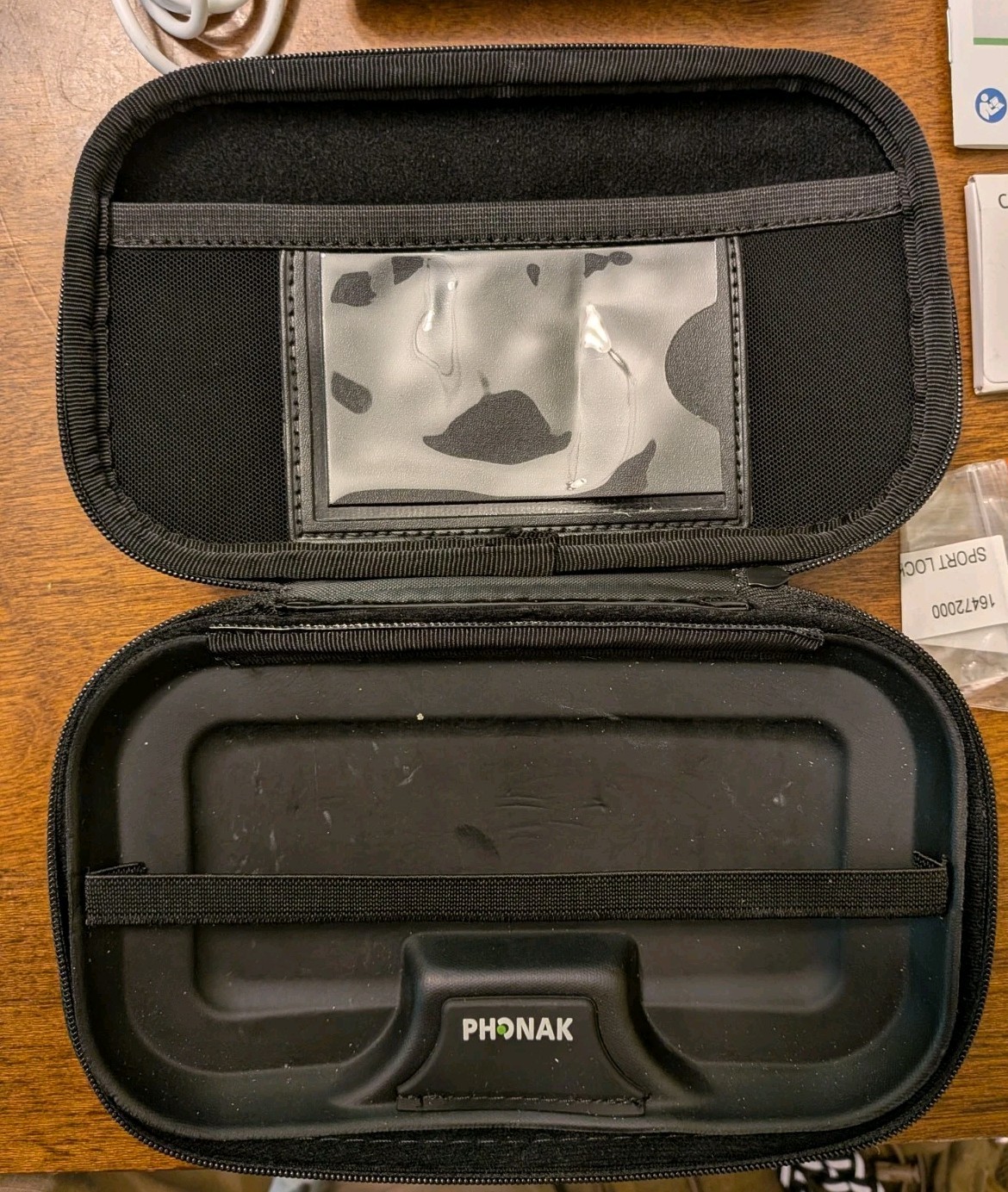 Phonak Hearing Aid Pair Brio 2 R 312T W/ Cases + PilotOne II Remote Kapak Dryer