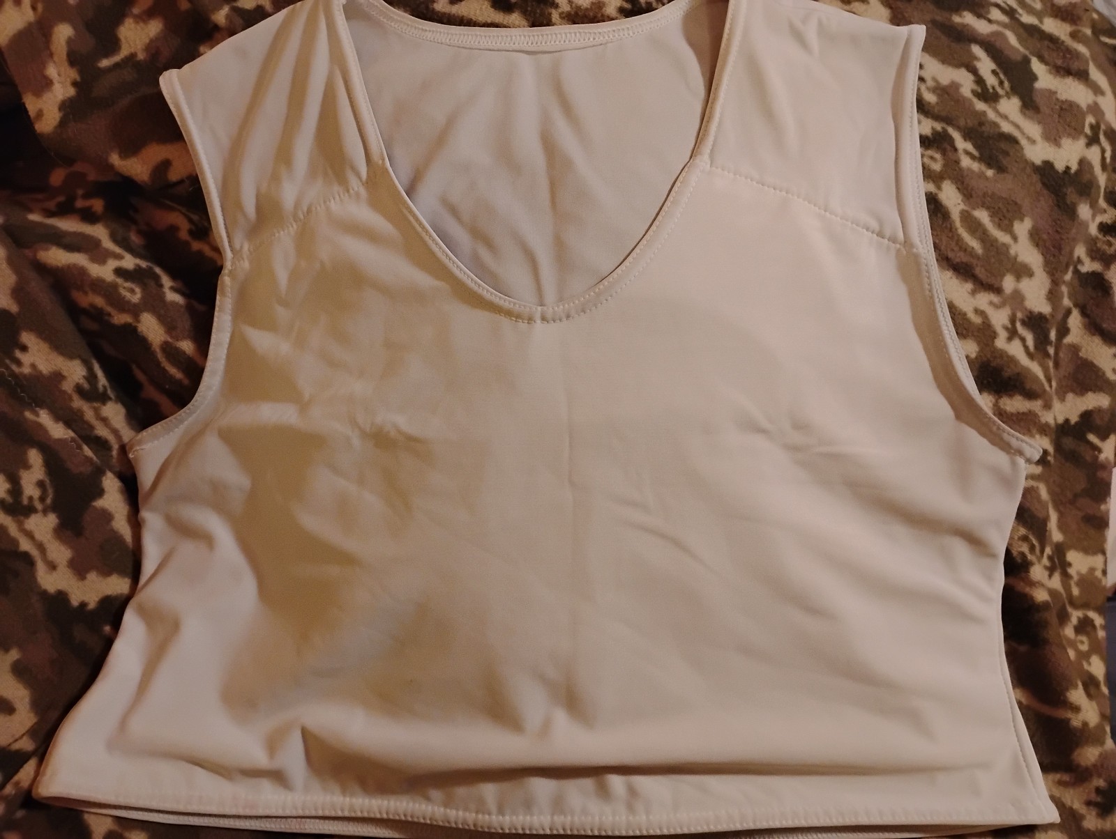 gc2b Chest Half Binder White Compression Top Size 4X, Lightly Used