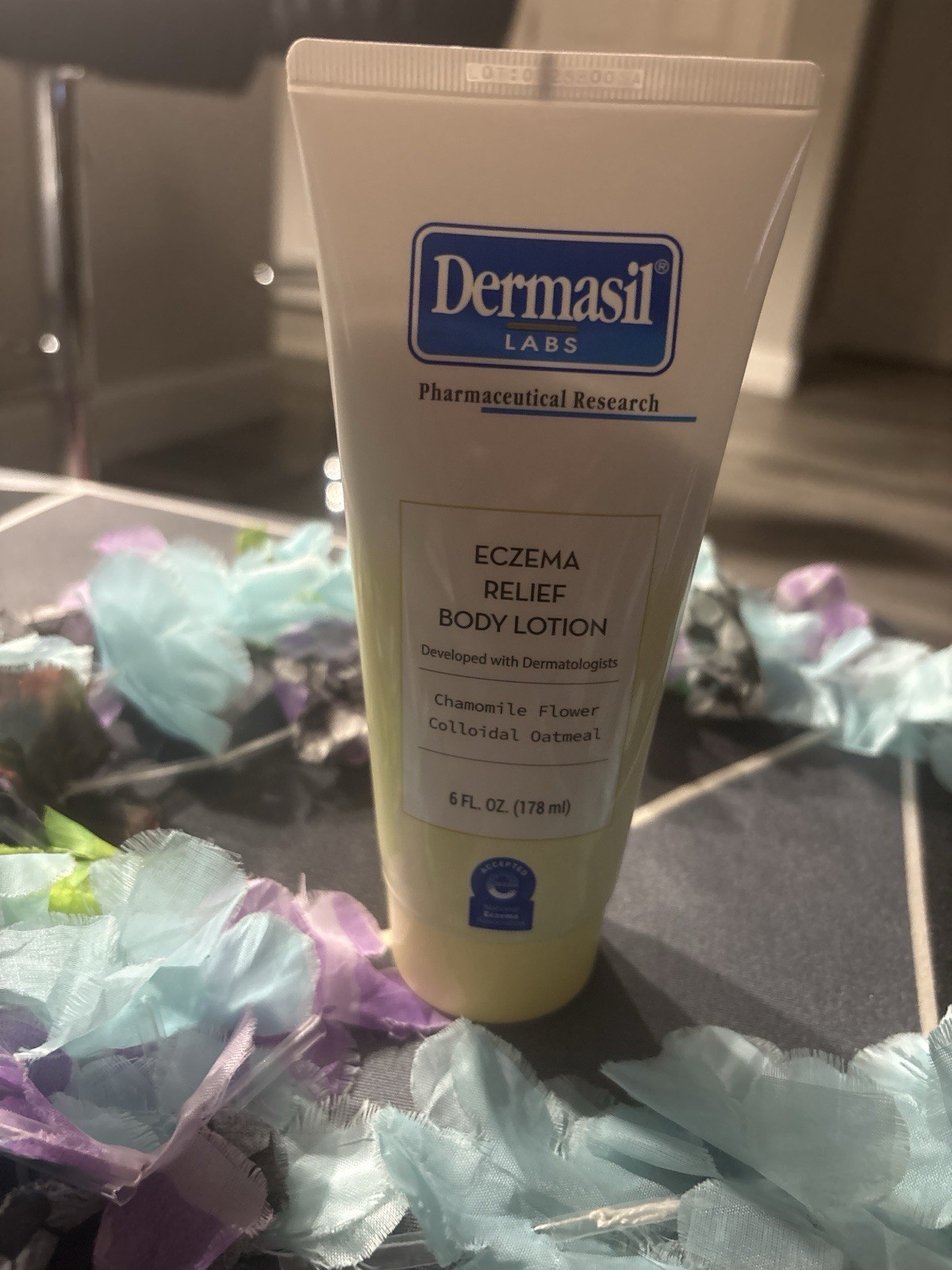 Dermasil Labs Eczema Relief Body Lotion Chamomile Oatmeal Fragrance-Free 6 oz