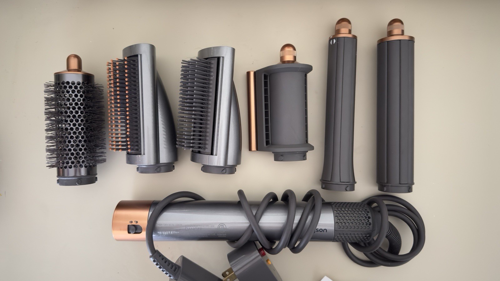 Dyson Airwrap 1.6 in Multi-Styler Complete Long – Gently Used