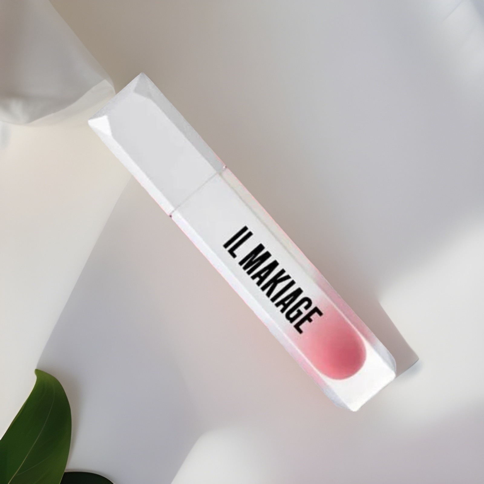 IL MAKIAGE UNCENSORED MAXIMIZING INSTANT LIP PLUMPER Quickie 0.23 OZ