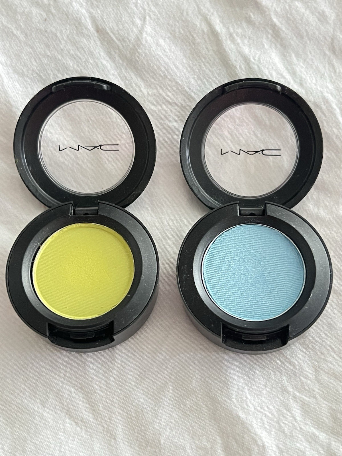 M·A·C Single Eye Shadow Bitter & Sky Blue Velvet Effect 0.05 oz PAO 24M