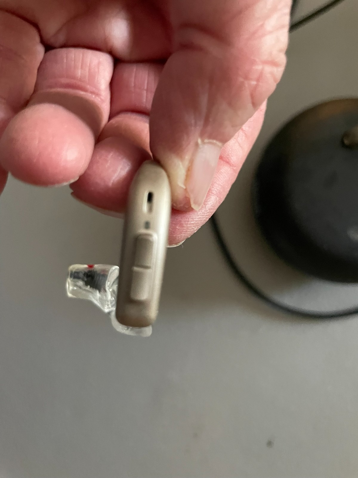 Oticon Real 2 MiniRite Hearing Aids minirite r c090 with C-1A2 charger