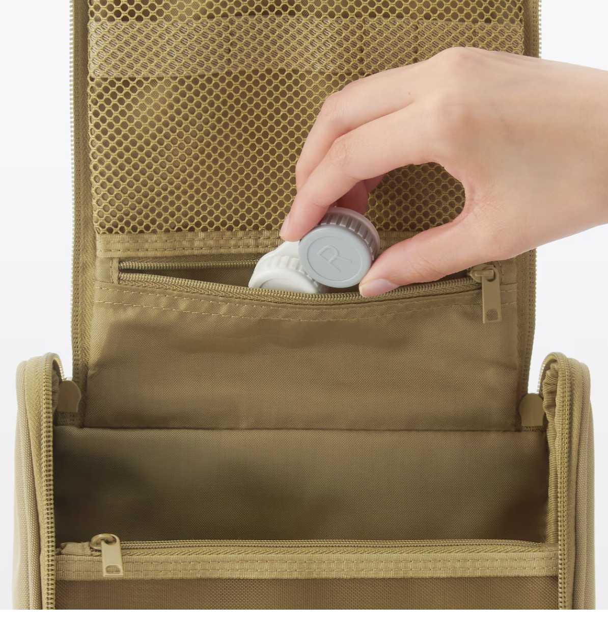 MUJI Hanging Toiletry Case biege 16x19x6cm