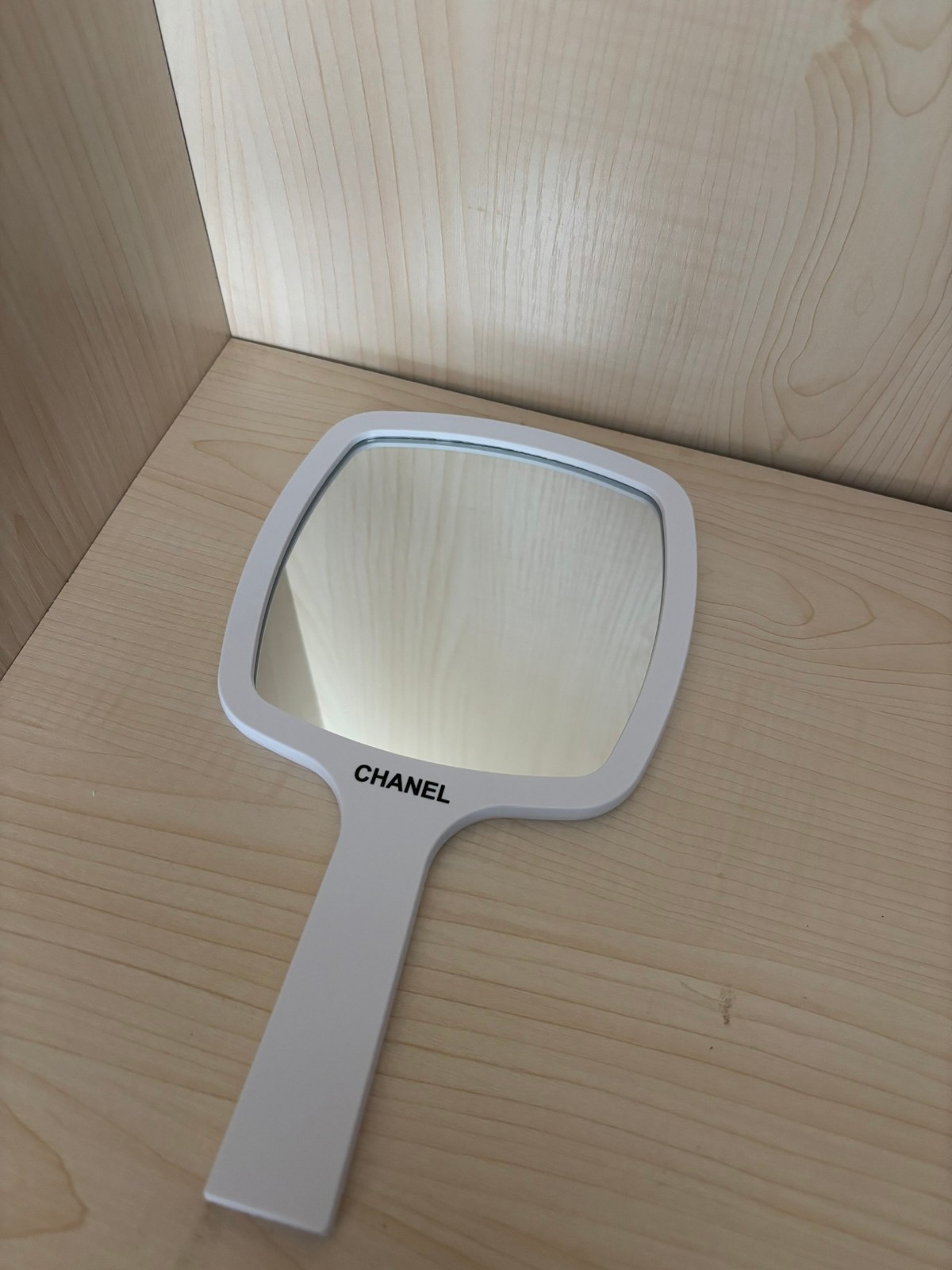 Chanel Miror Duo white single-sided makeup mirror