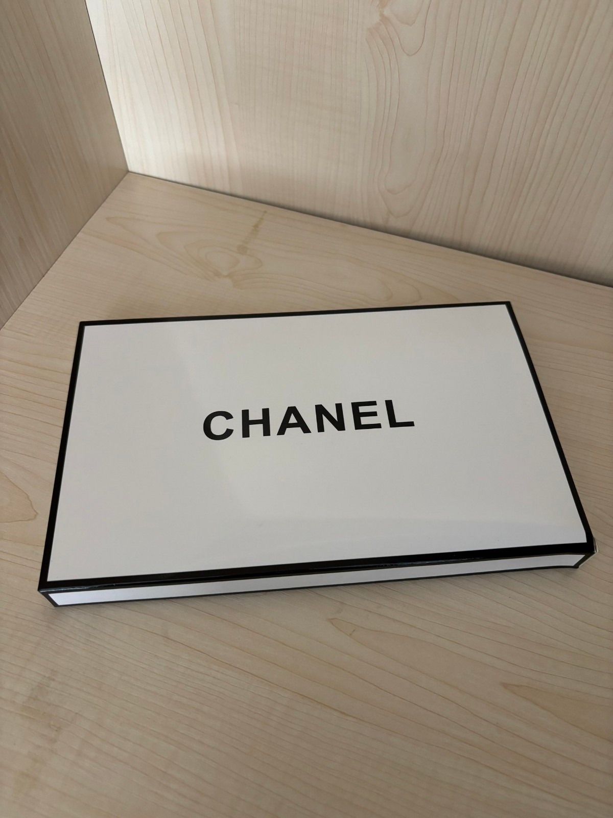 Chanel Miror Duo white single-sided makeup mirror