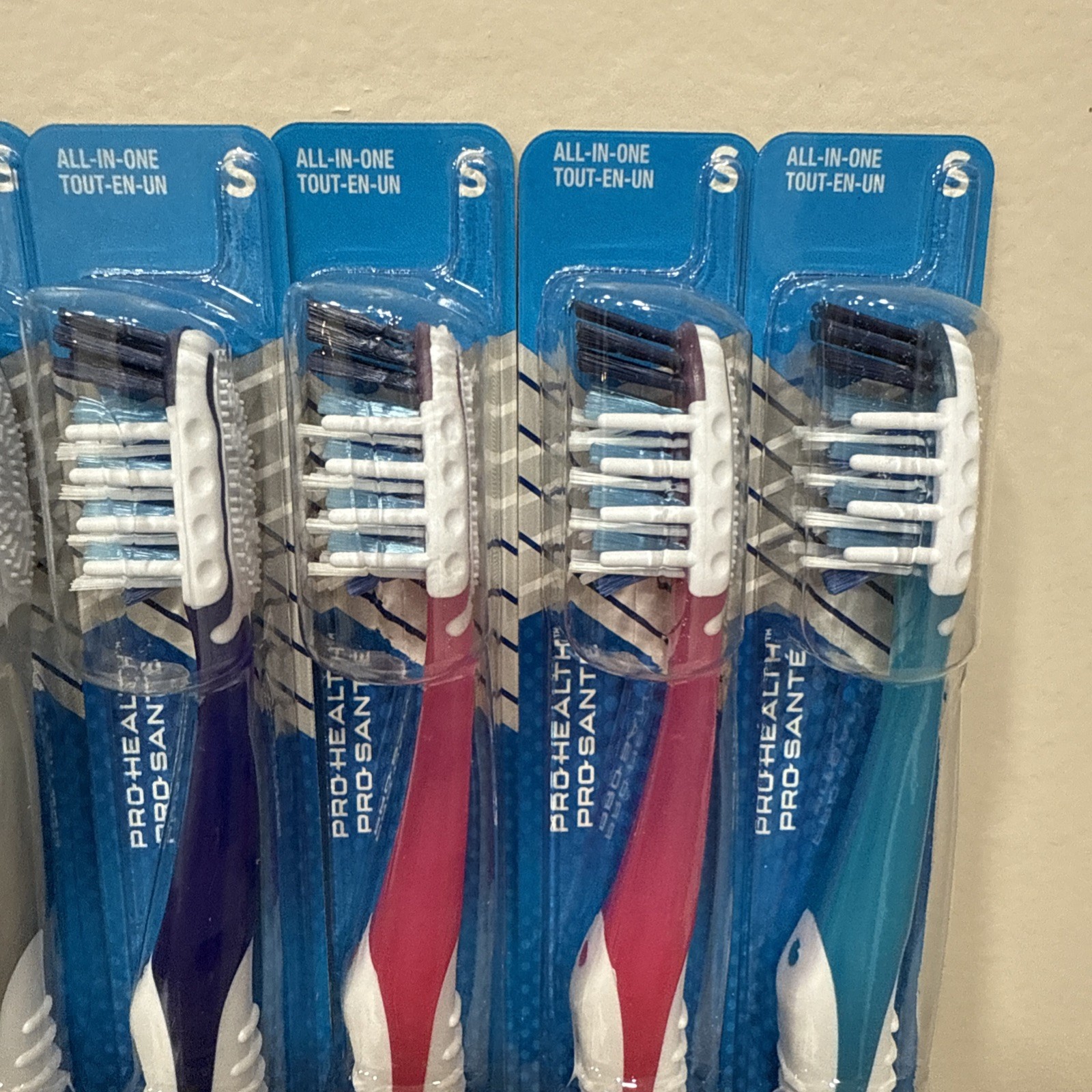 7 LOT Oral-B Pro-Health All-In-One Soft Regular Toothbrush 2016 -Colors May Vary