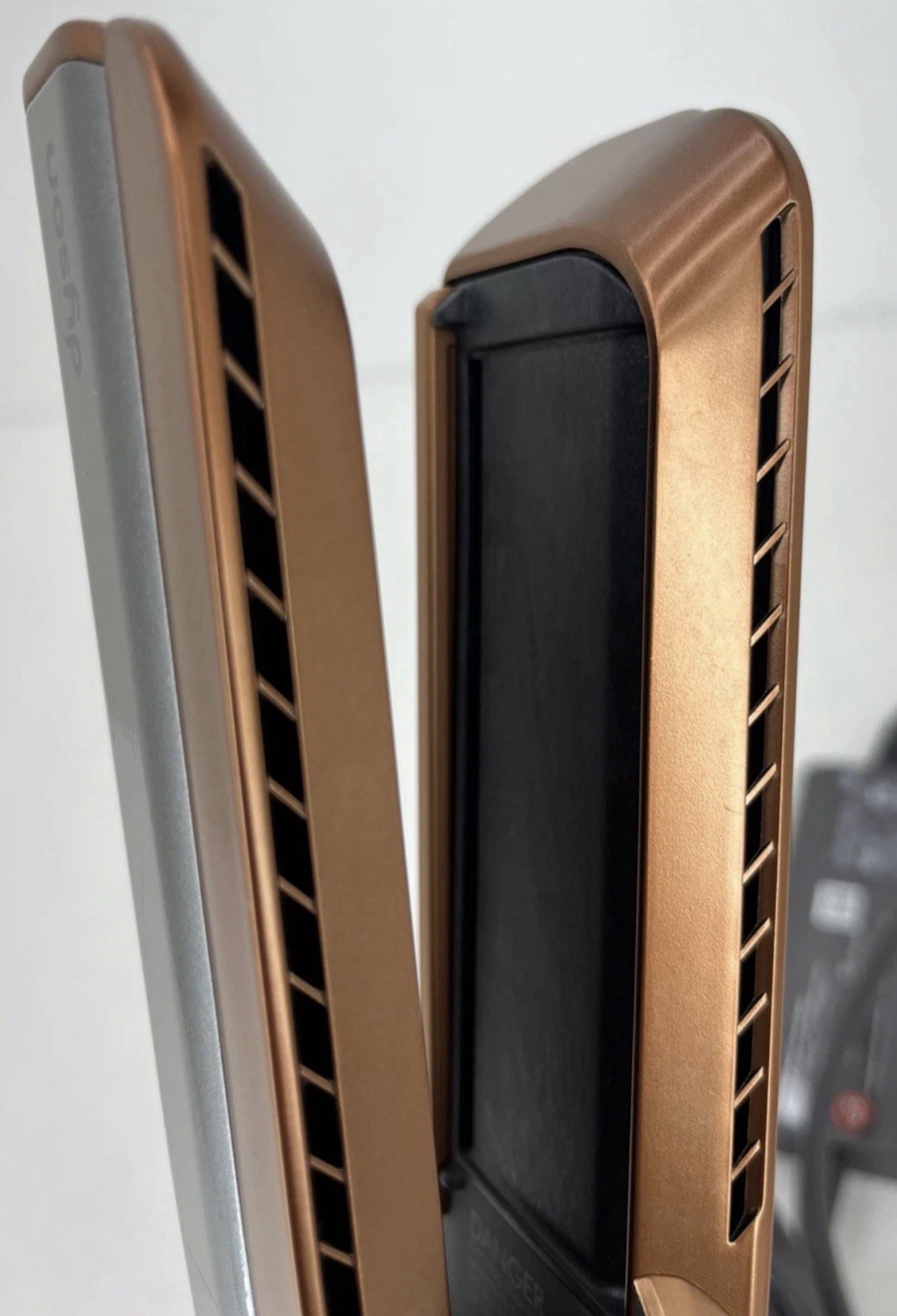 Dyson Airstrait Flat Iron/Straightener Hair Styling Tool Silver/Copper