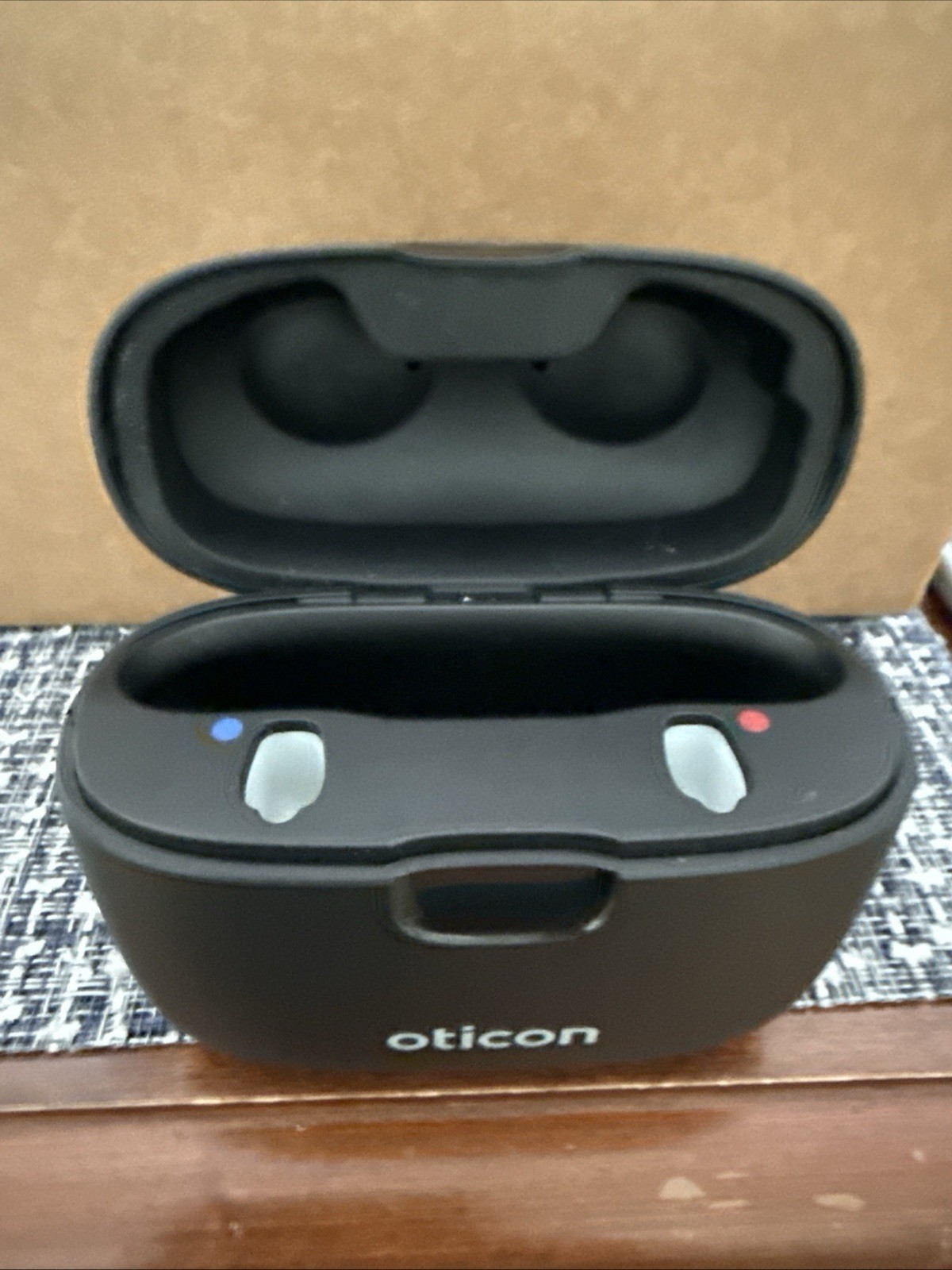 Oticon miniRite R smart charger Black
