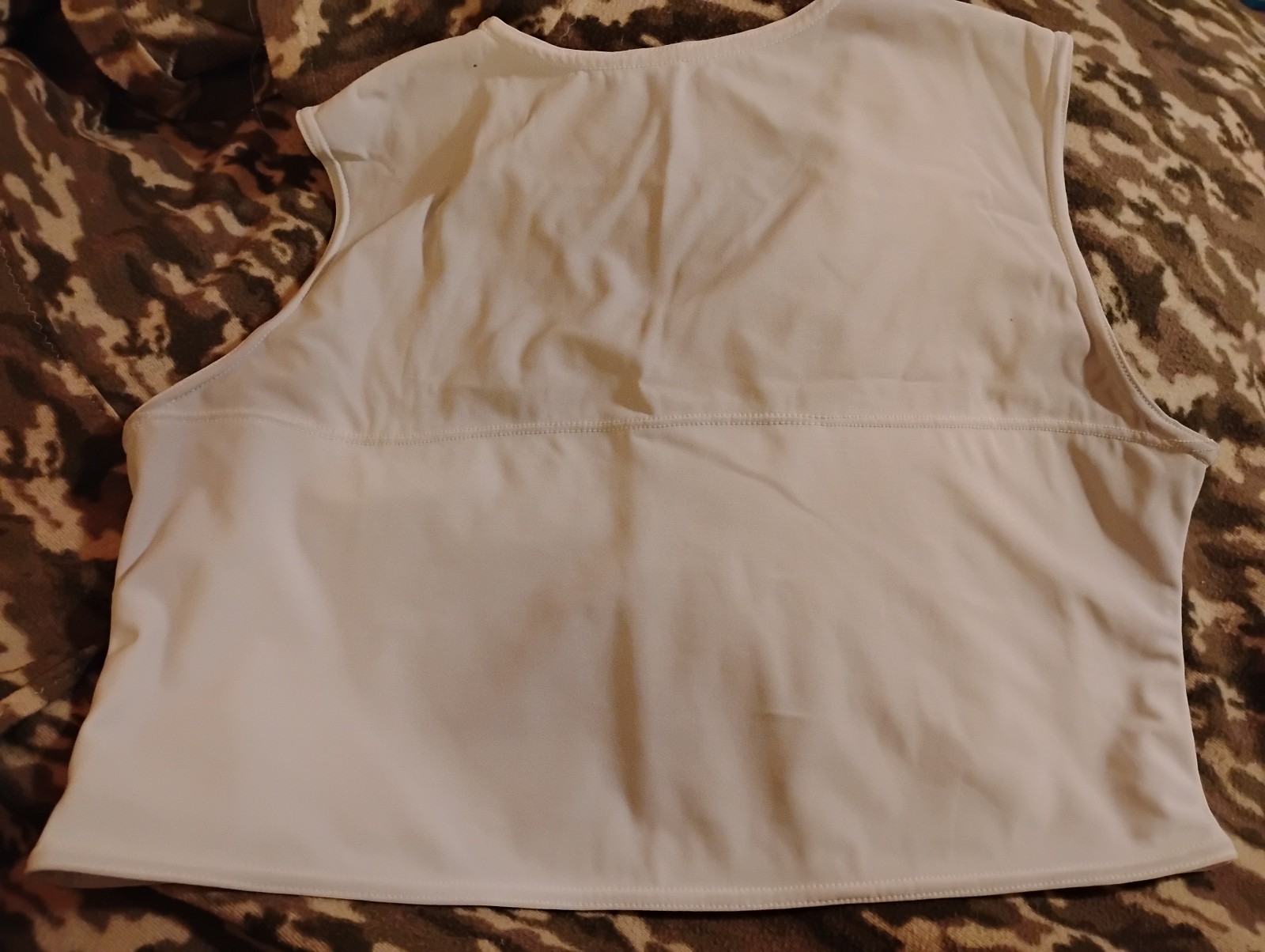 gc2b Chest Half Binder White Compression Top Size 4X, Lightly Used