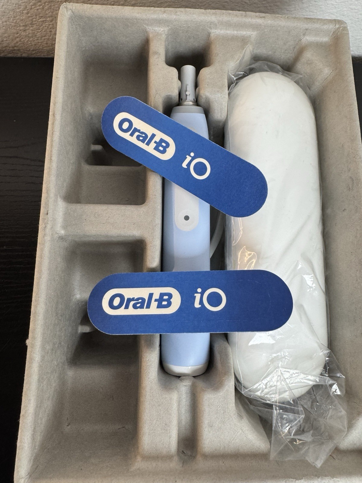 Oral-B iO Deep Clean Electric Toothbrush – Icy Blue, 2 Brush Heads, Travel Case