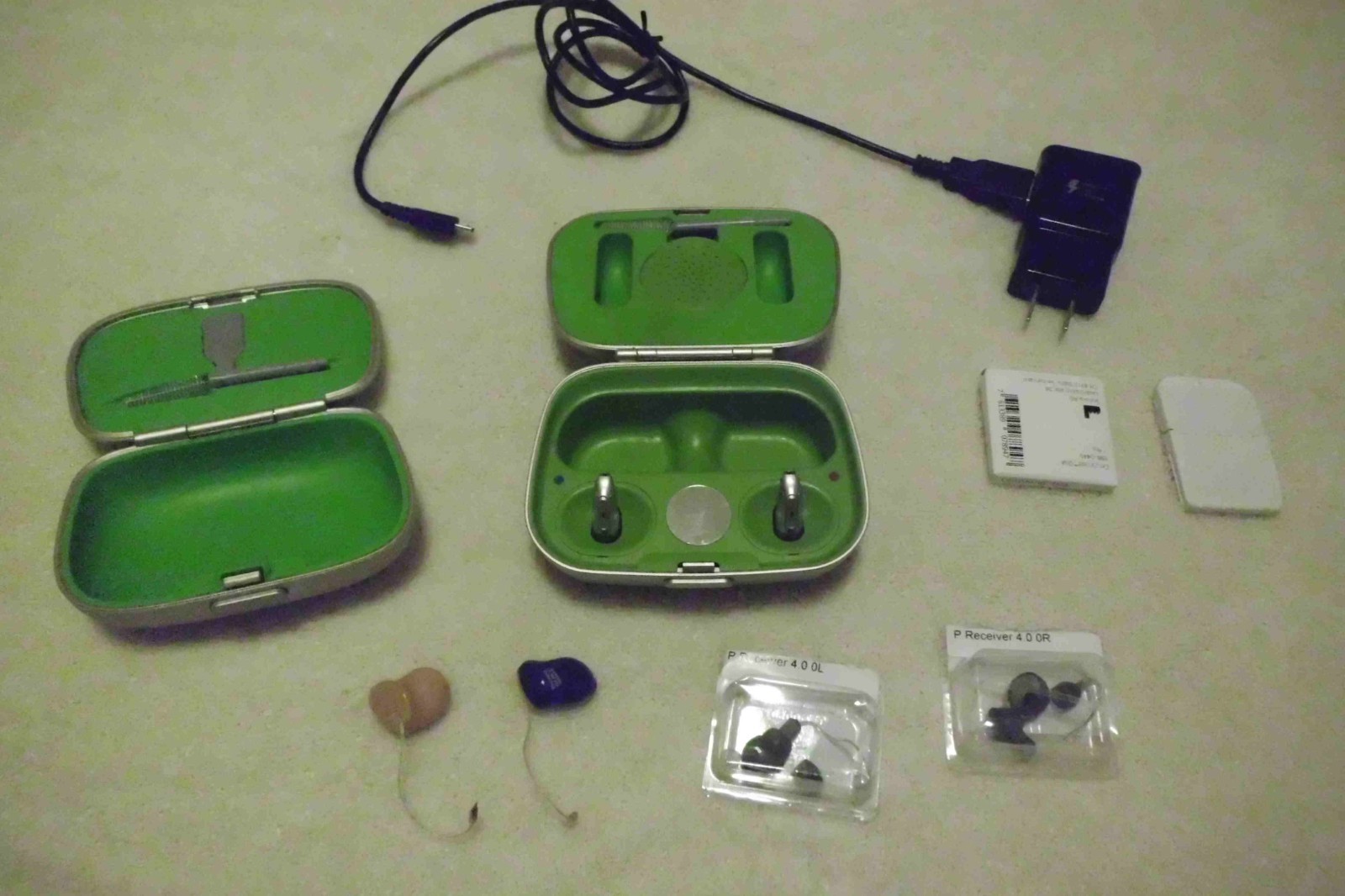 Phonak Audeo 0459/M30 R Hearing Aids Rechargeable with Charging Dock