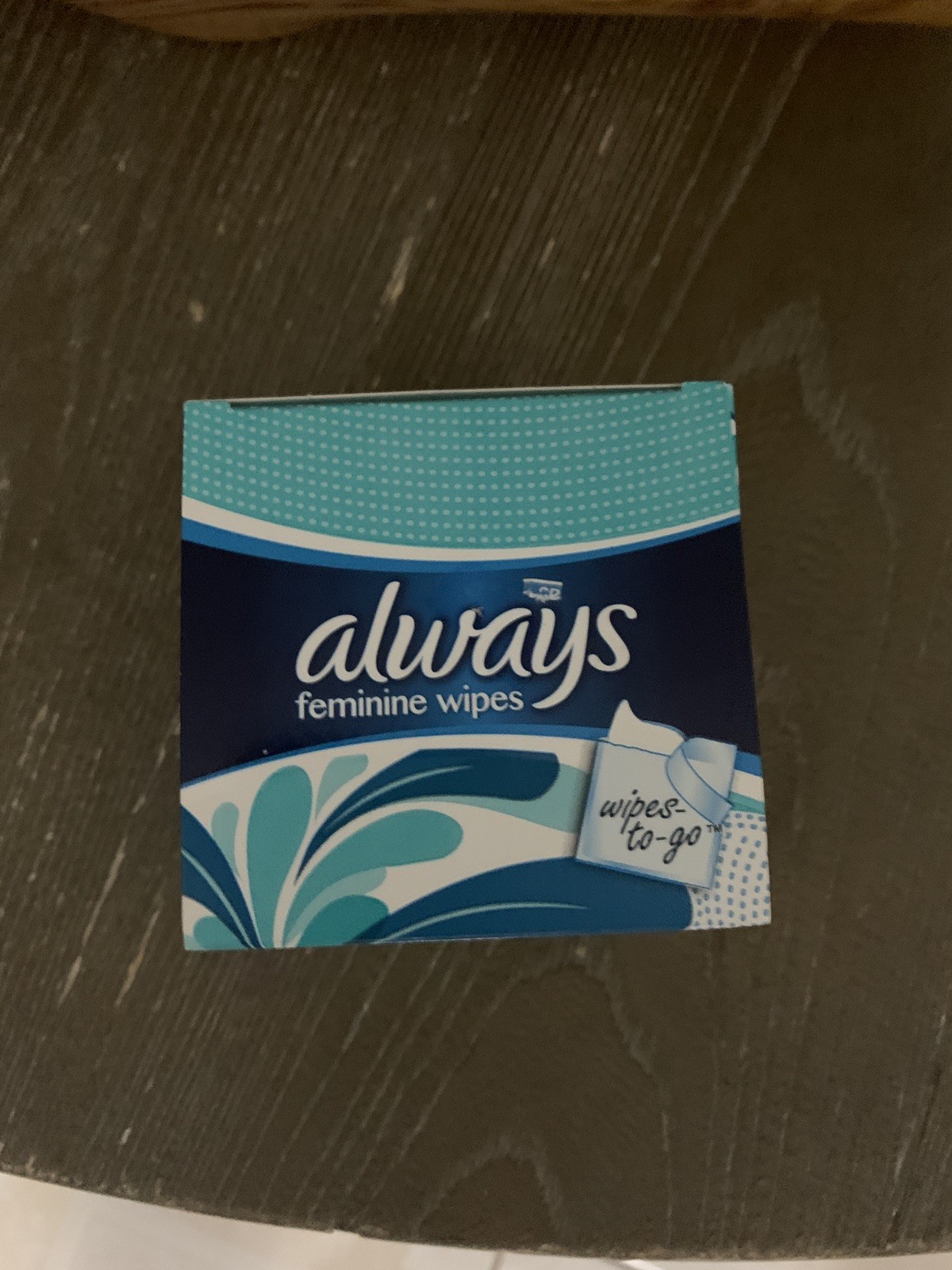 1 Box Always Feminine Wipes Fresh and Clean Individual Wipes to Go 20 count HTF