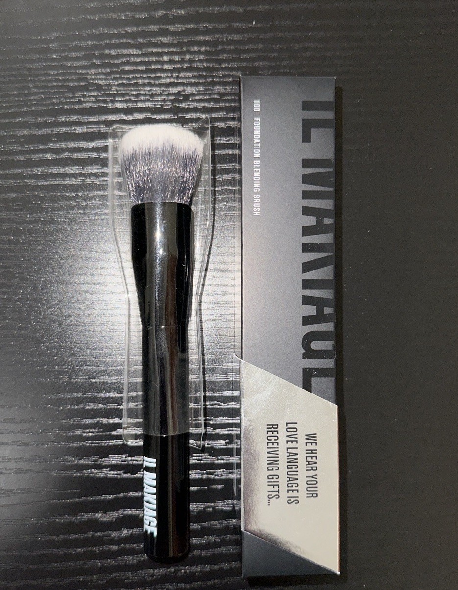 IL MAKIAGE Foundation Blending Brush 100 New in Box Full Size