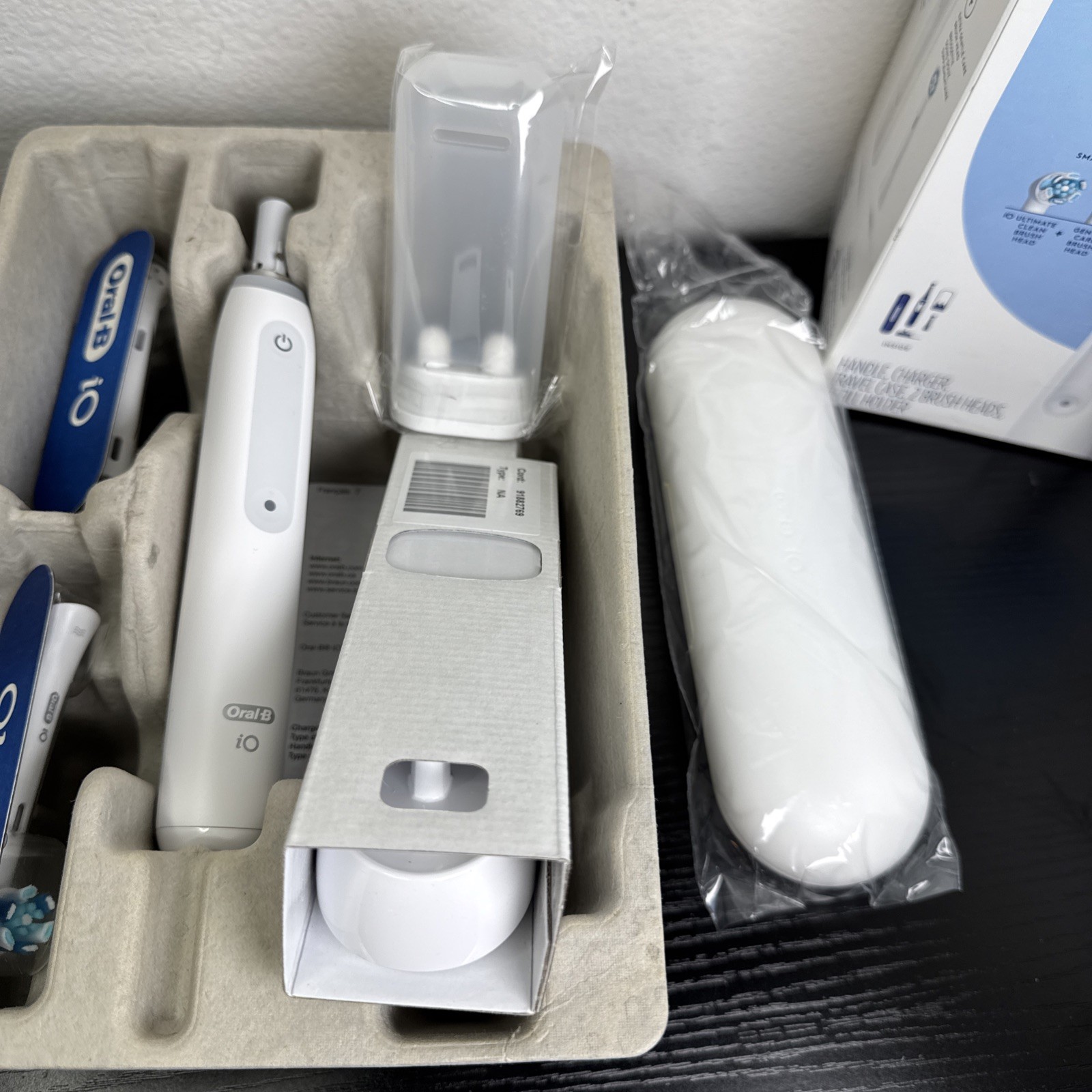 Oral-B iO Series 3 Limited Electric Toothbrush with (2) Brush Heads White