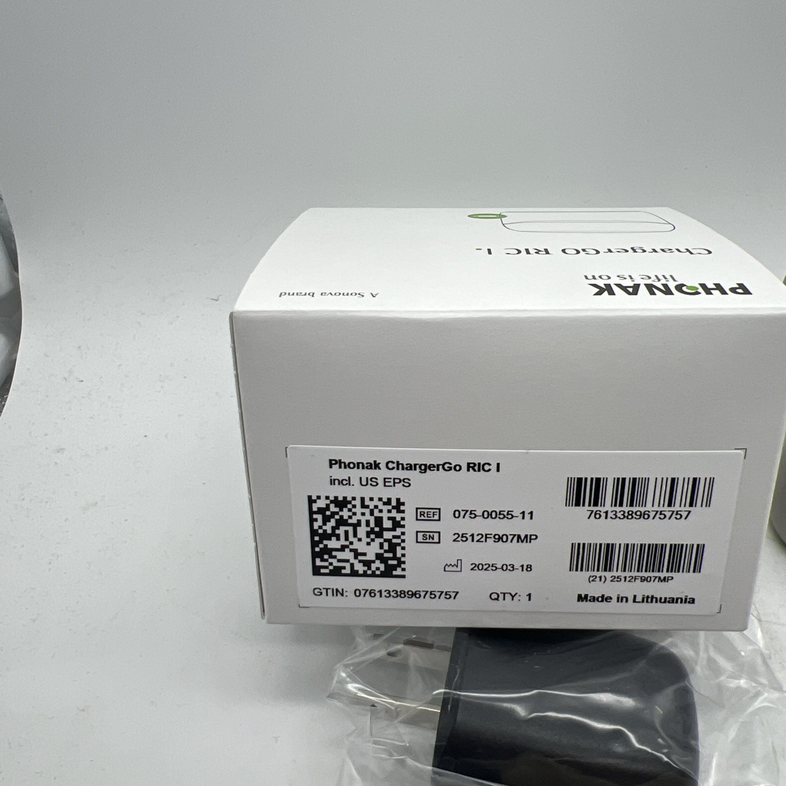 Phonak ChargerGo RIC Infinio. Comes with Power Cord & Wall Adaptor. New In Box.