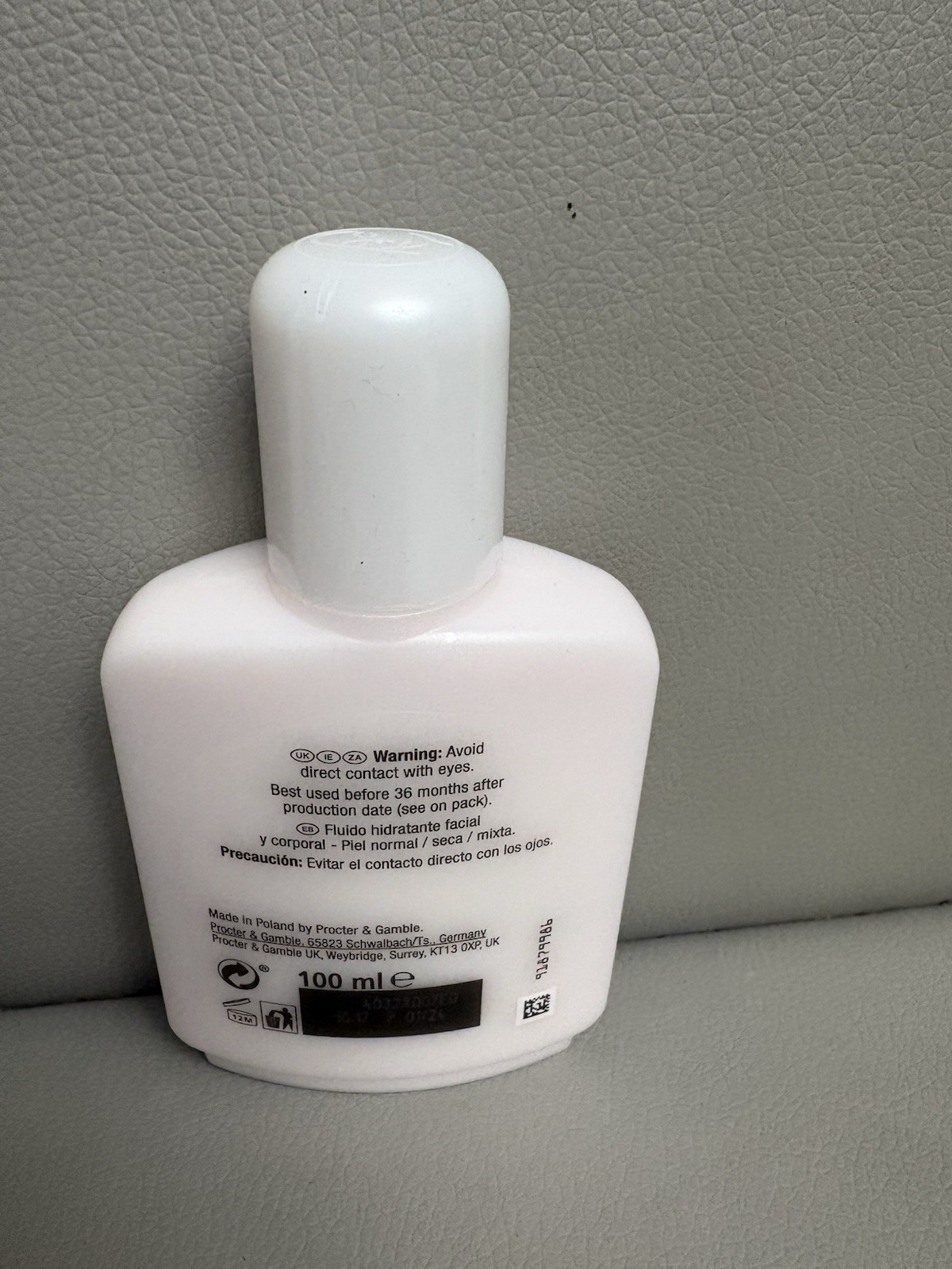 Olay Beauty Fluid Moisturizing Fluid Face & Body Moisturizer 100 ml