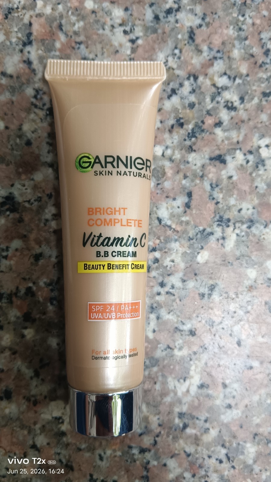 2X New Garnier Skin Naturals BB Cream Miracle Skin, Light to Medium 18ml