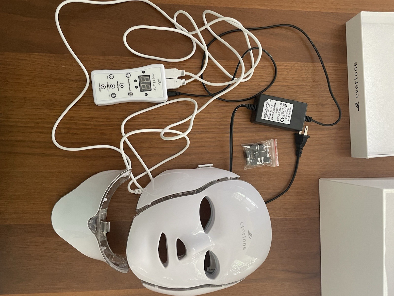 evertone Omniglow LED Light Therapy Mask Face & Neck Adjustable White