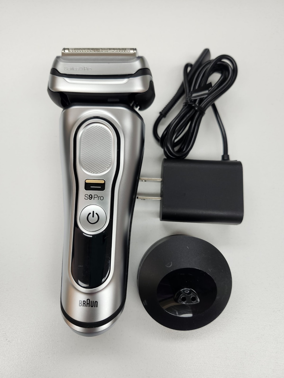 Braun Series 9 PRO Electric Shaver with charger and stand