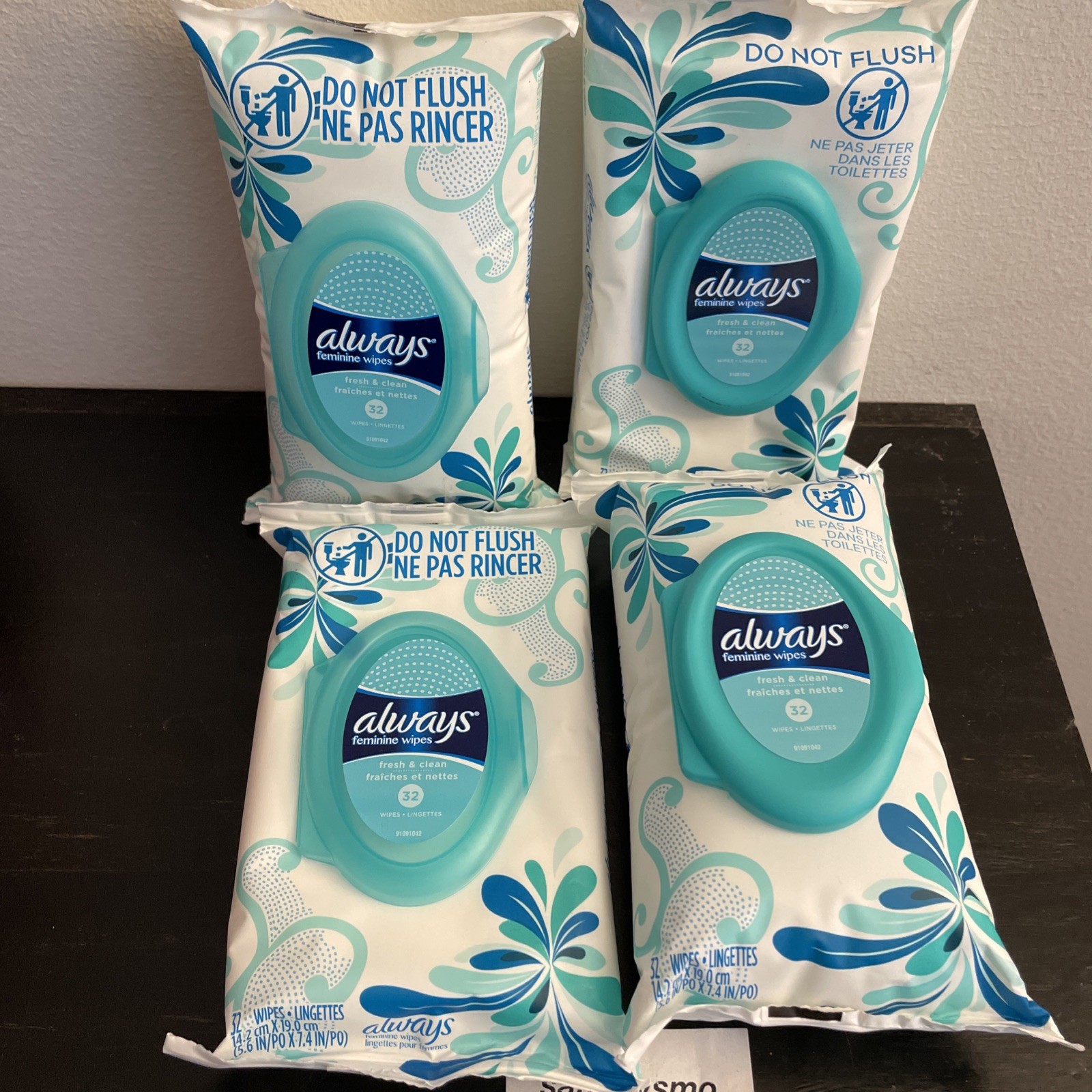 Always Feminine Wipes Hygiene Wipe Fresh & Clean Scent 32 Ct x 4 Packs