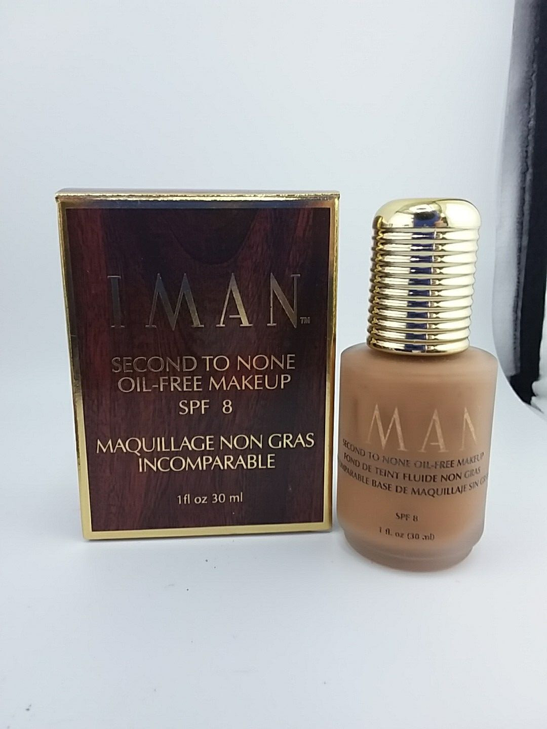 IMAN SECOND TO NONE Oil Free Makeup Clay 5 *** Please Read