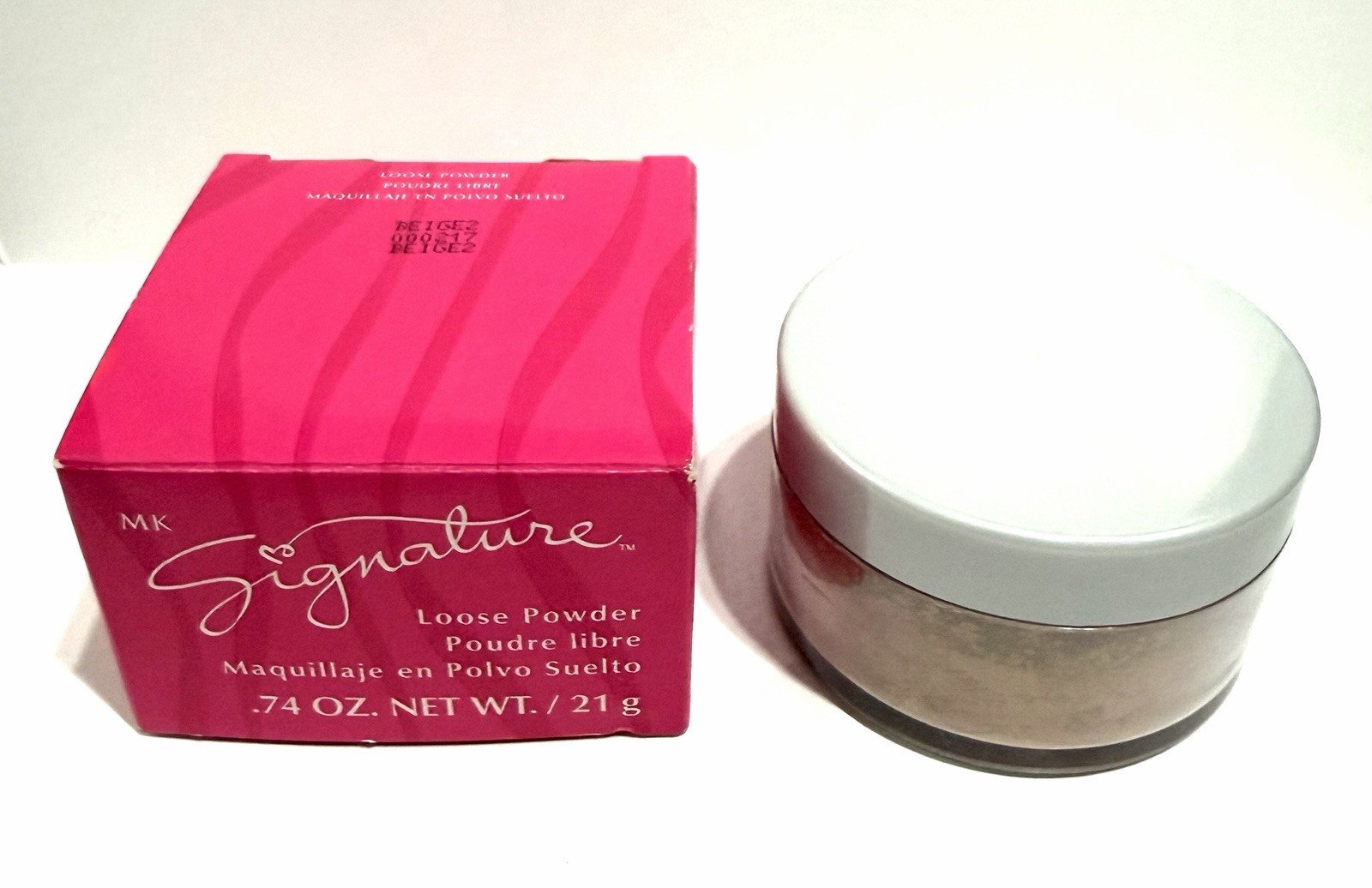 Mary Kay Signature Loose Powder Beige 2 “Lifted Seal” .74oz – Boxed – Free Ship