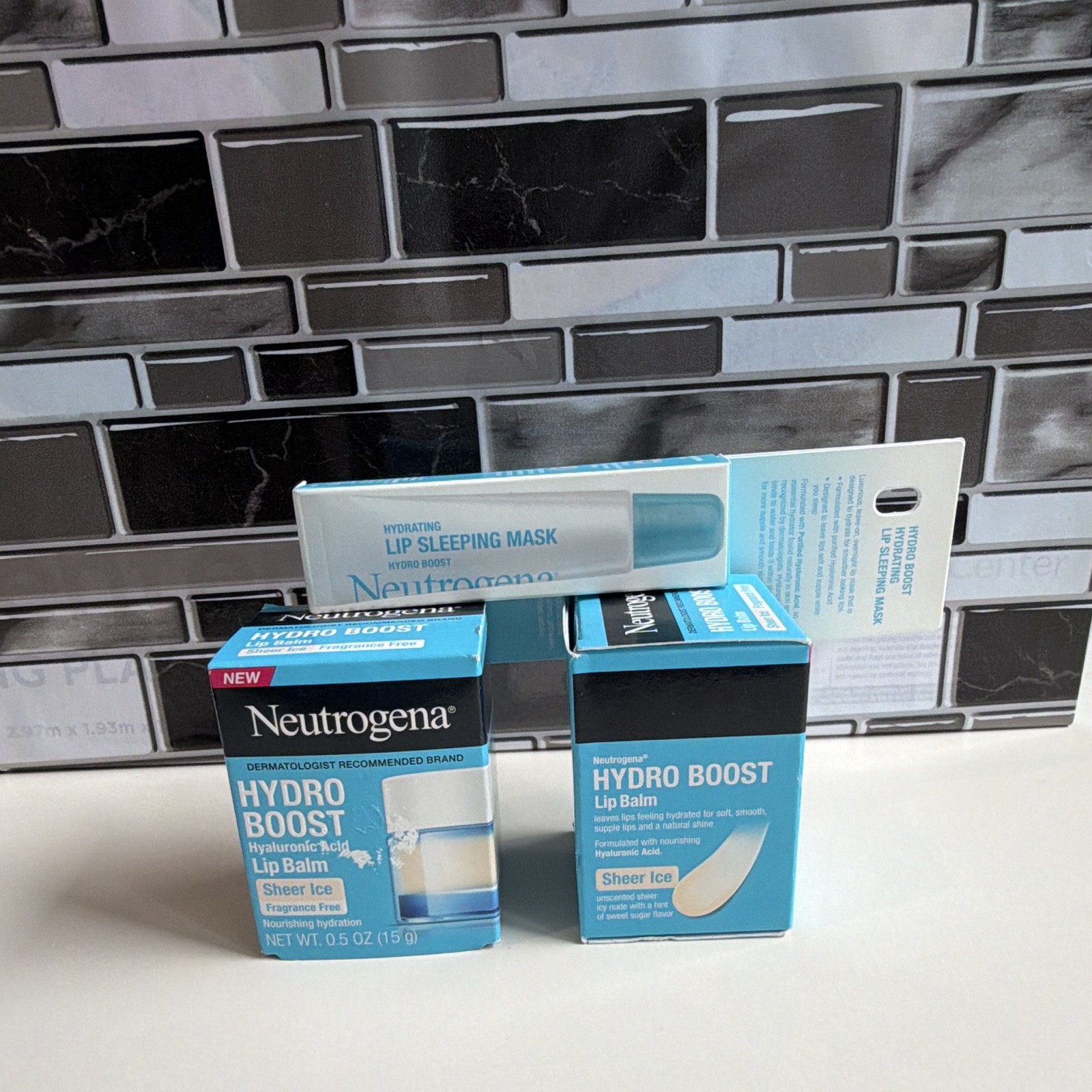 3 pack Neutrogena Hydro Boost Hyaluronic Acid Lip Balm Nourishing…………..