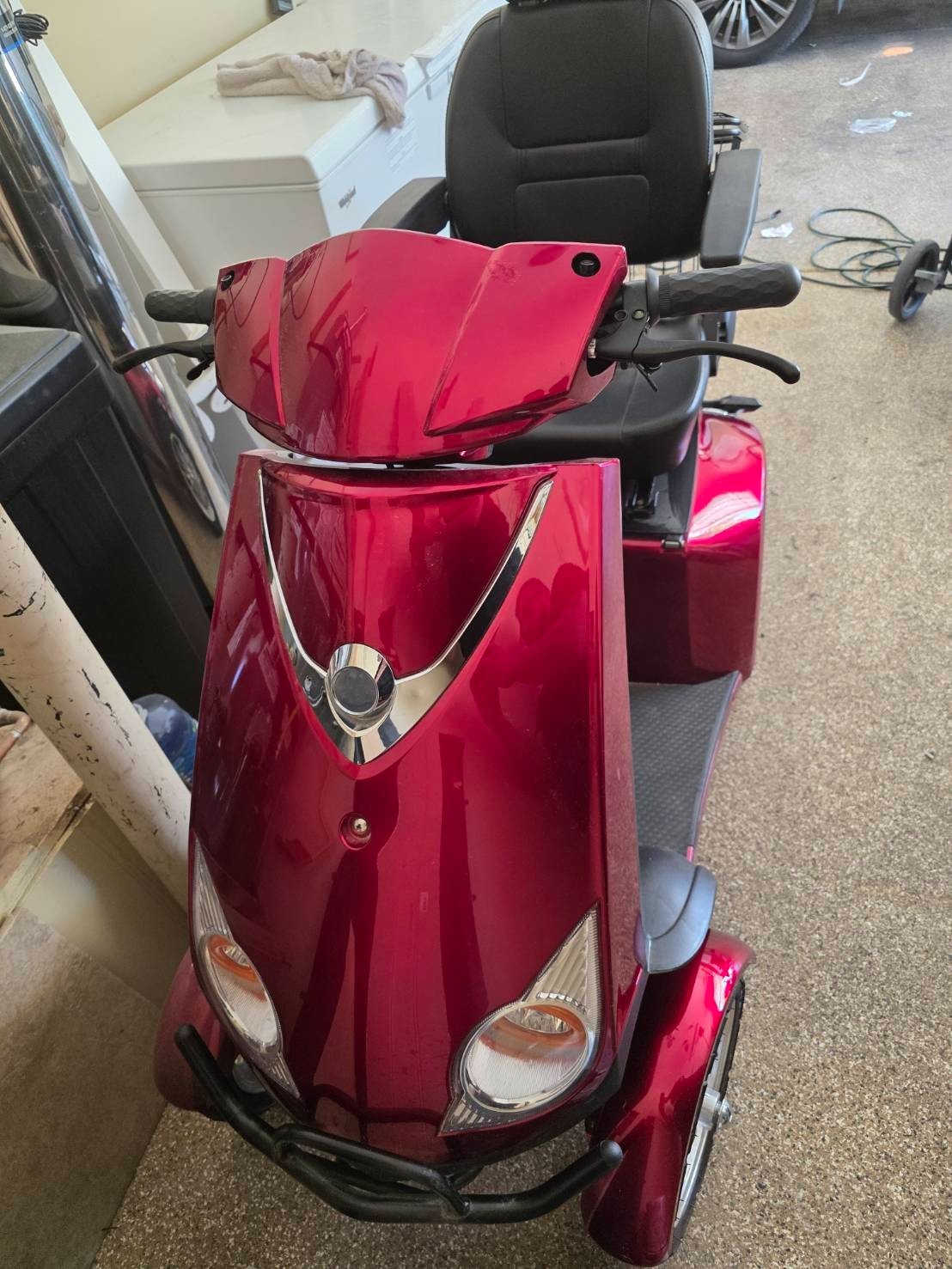 Red Heavy Duty Elephant Mobility Scooter, Barely Used Needs Charger