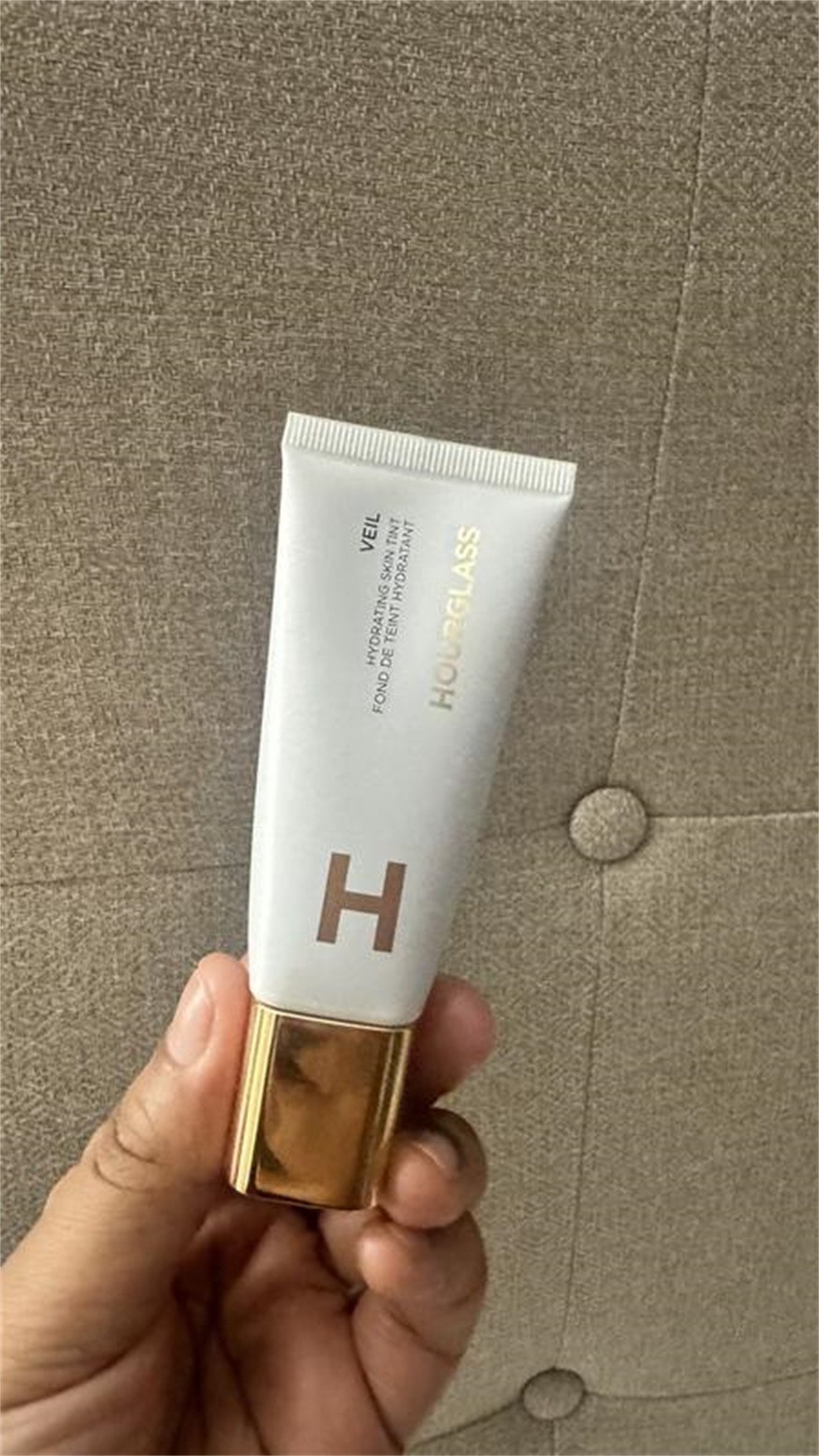 Hourglass Veil™ Hydrating Skin Tint Foundation