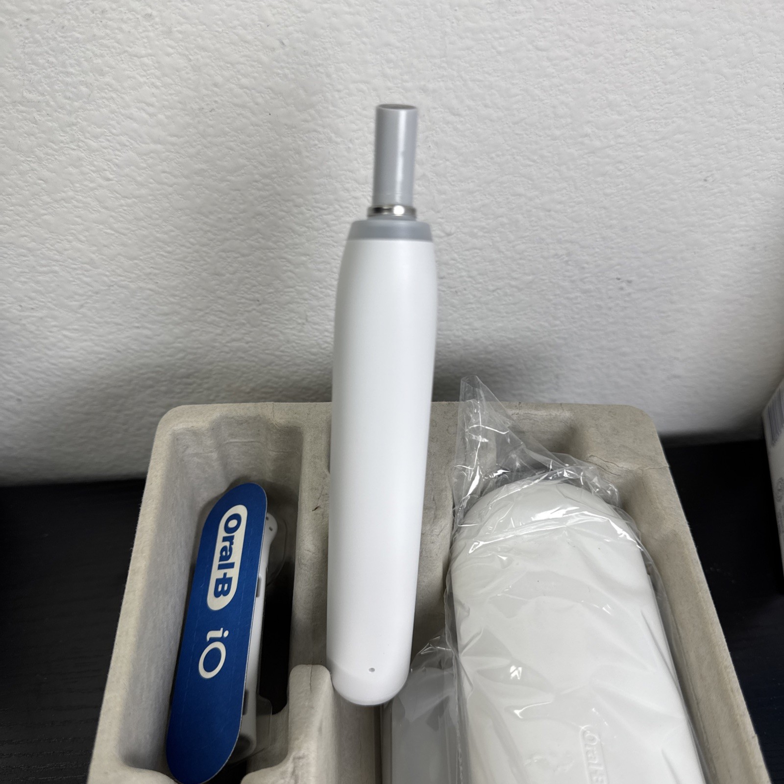 Oral-B iO Series 3 Limited Electric Toothbrush with (2) Brush Heads White