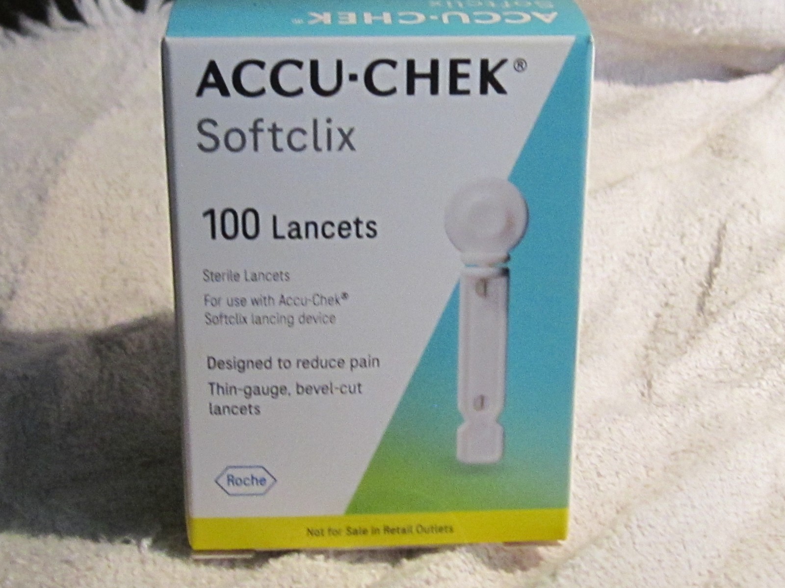 Accu-chekk softclix 100 lancets new in box 12-31-2029