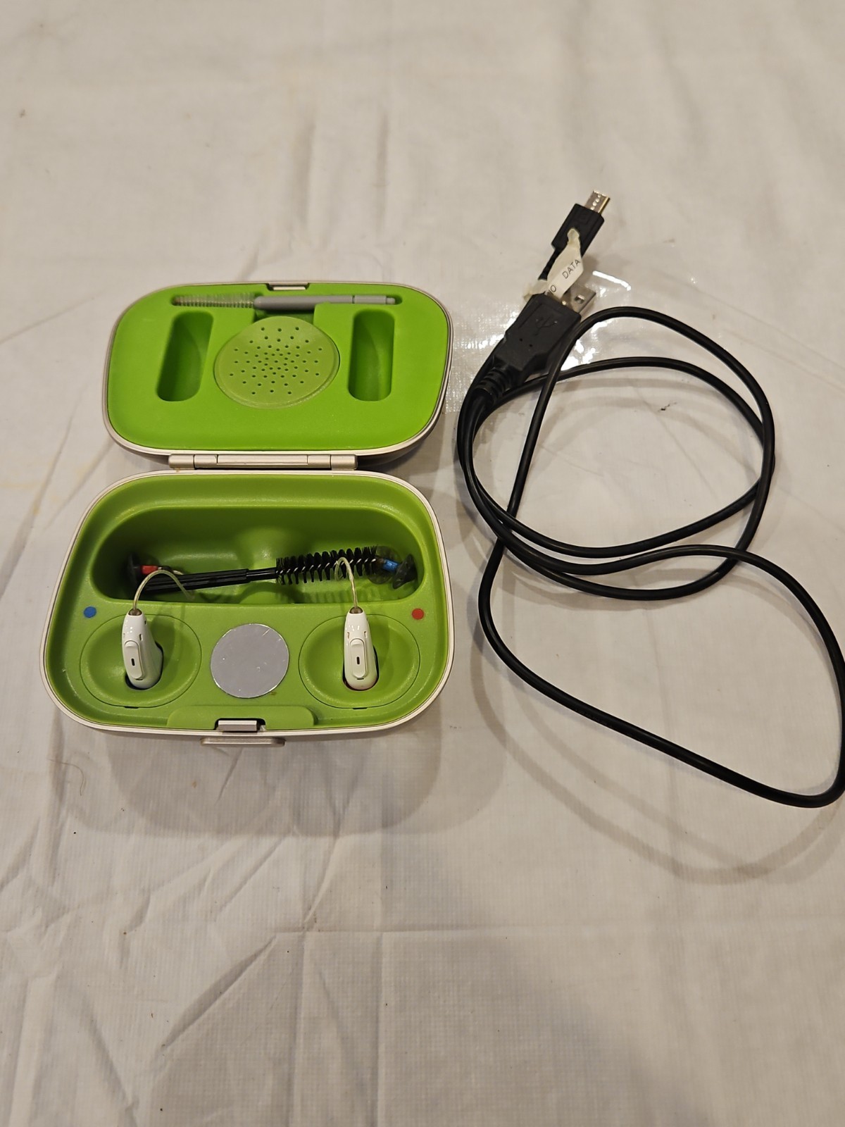 Phonak Audéo M70-R (Marvel) Hearing Aids. L and R. Color White Tested Works