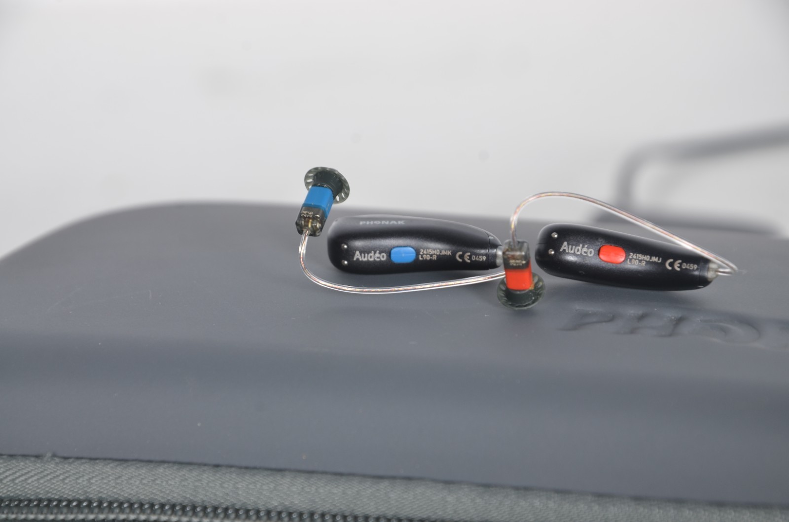 Phonak Audeo L90-R Bluetooth Hearing Aids w/ Charger For Mild To Severe Loss