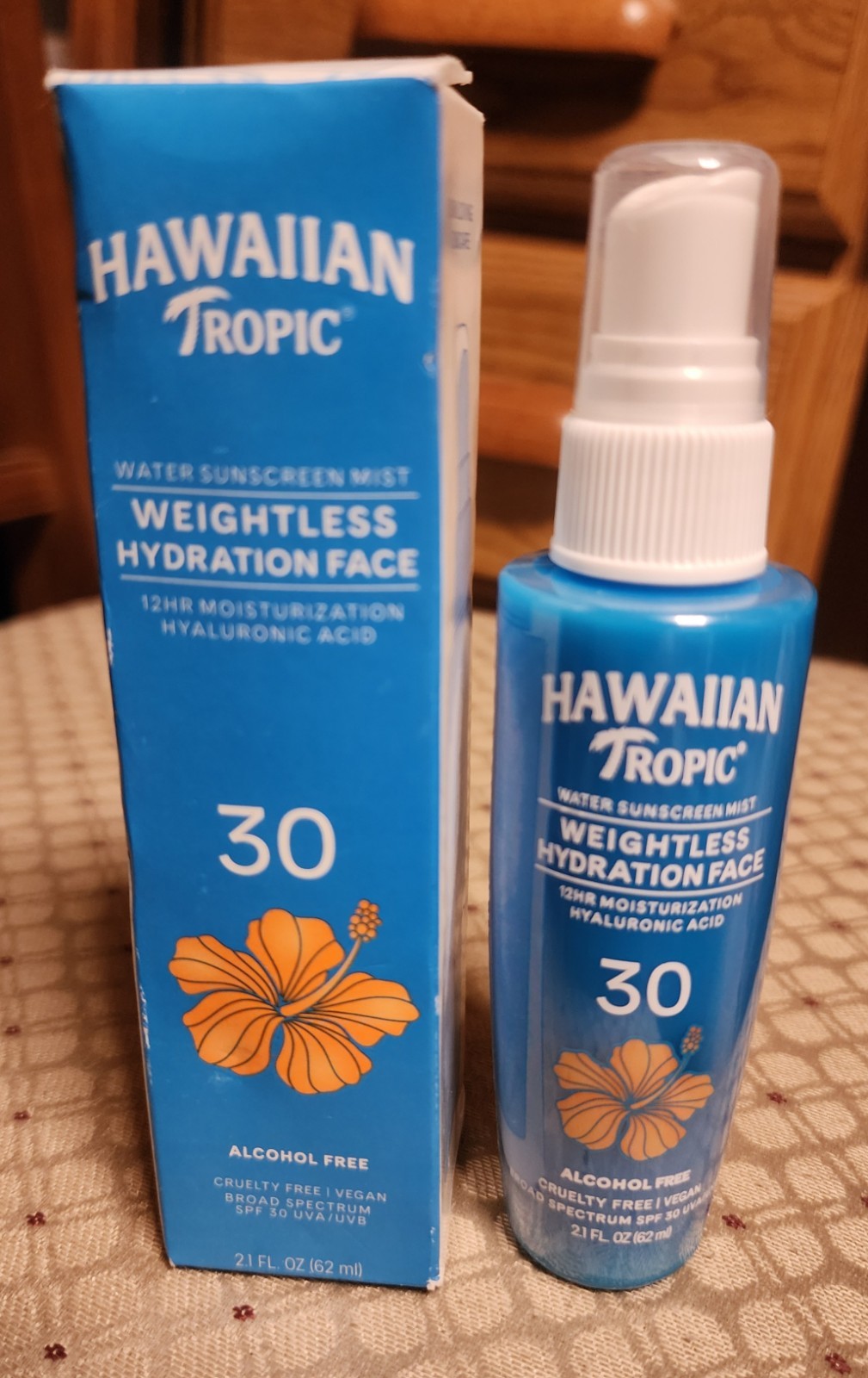 Hawaiian Tropic Weightless Hydration Face Mist SPF 30 Broad Spectrum 2.1 oz