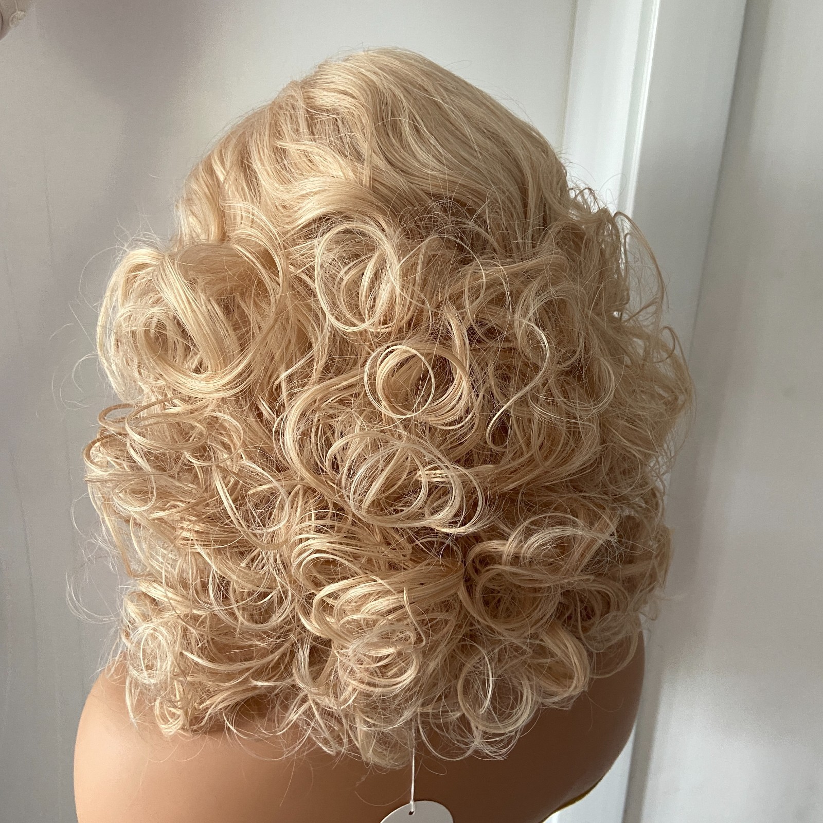 Dollys Partons Fluffy Curly Honey Blonde Mix Synthetic Hair Wigs Women Soft