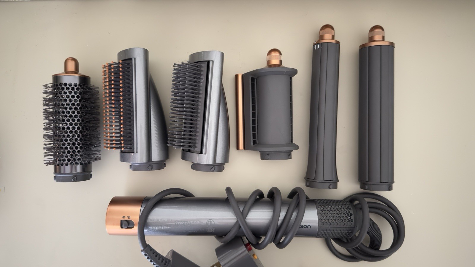 Dyson Airwrap 1.6 in Multi-Styler Complete Long – Gently Used