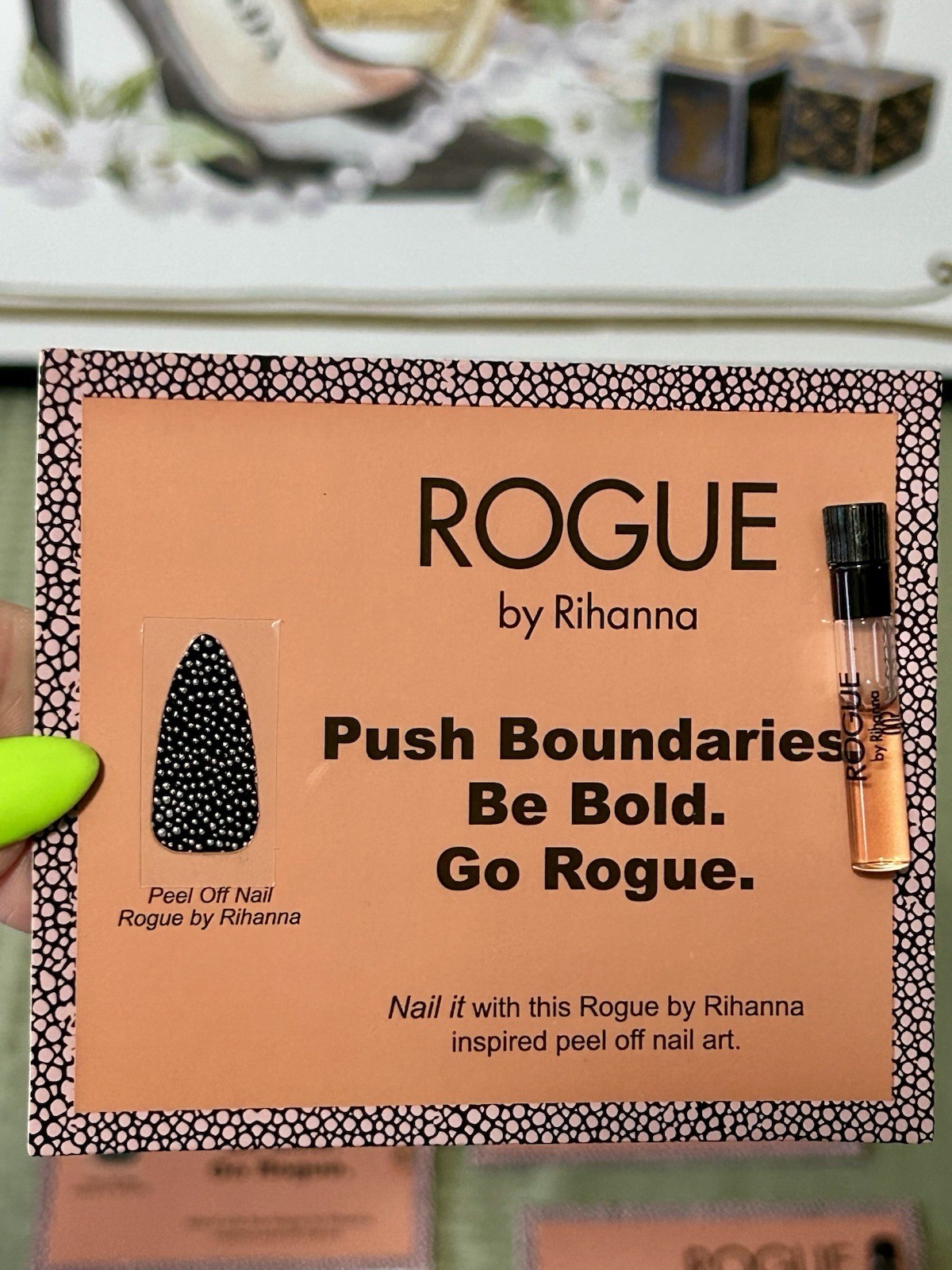 Rihanna Rogué Perfume Samples- 4Pcs