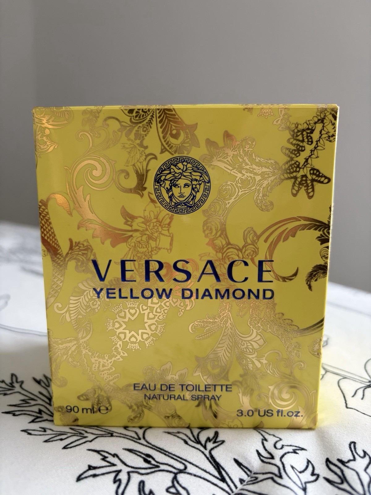Versace Yellow Diamond Eau de Toilette Spray Women 3.0 oz (90 ML)