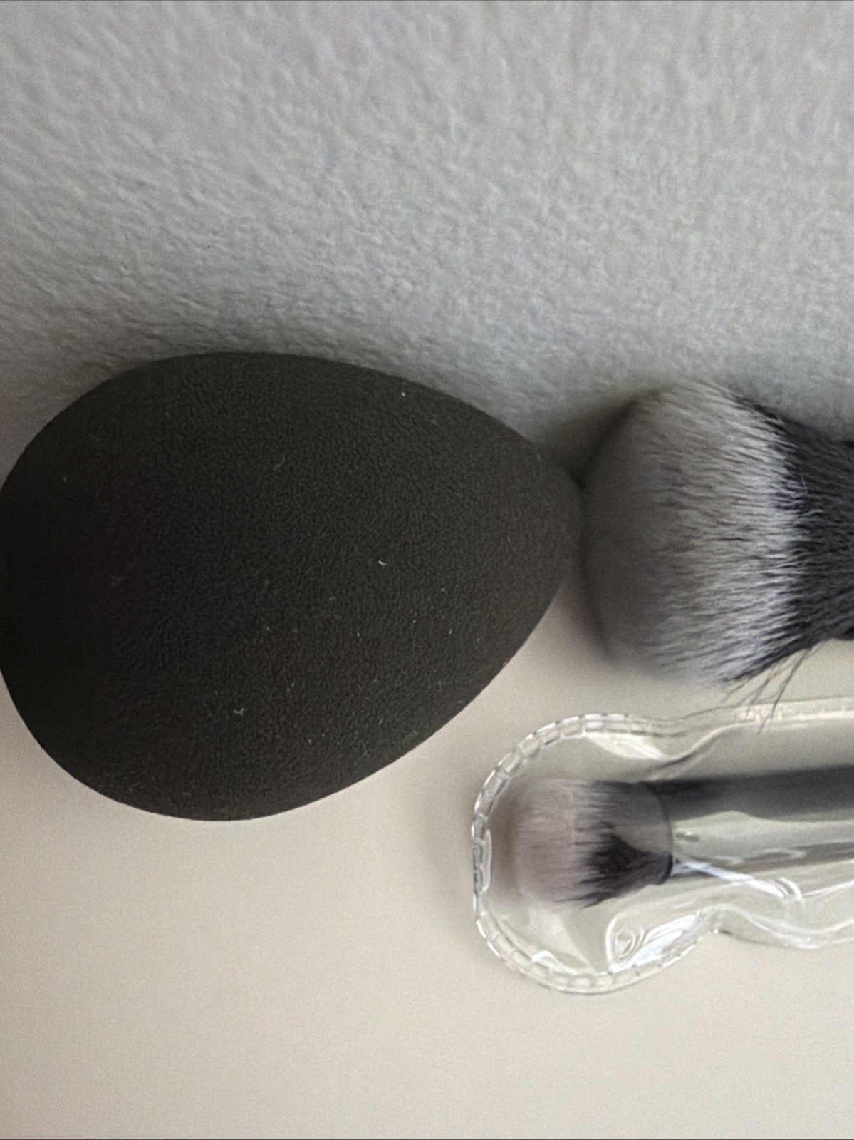 IL MAKIAGE Foundation Blending Brush 100 – Concealer Blending Brush 140 & Sponge
