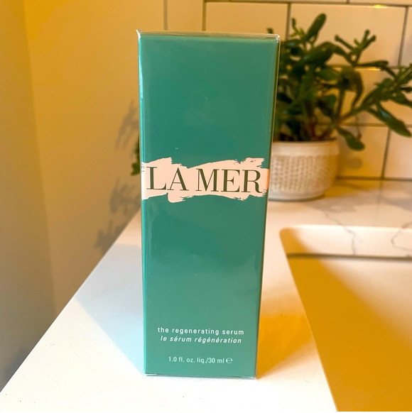 La Mer The Regenerating Serum 1 oz 30 ml New in Sealed Box