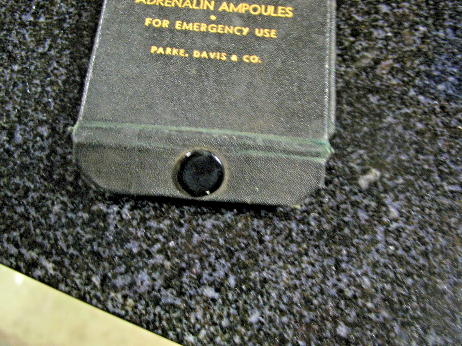 ADRENALIN AMPOULES FOR EMERGENCY USE STORAGE CASE ONLY