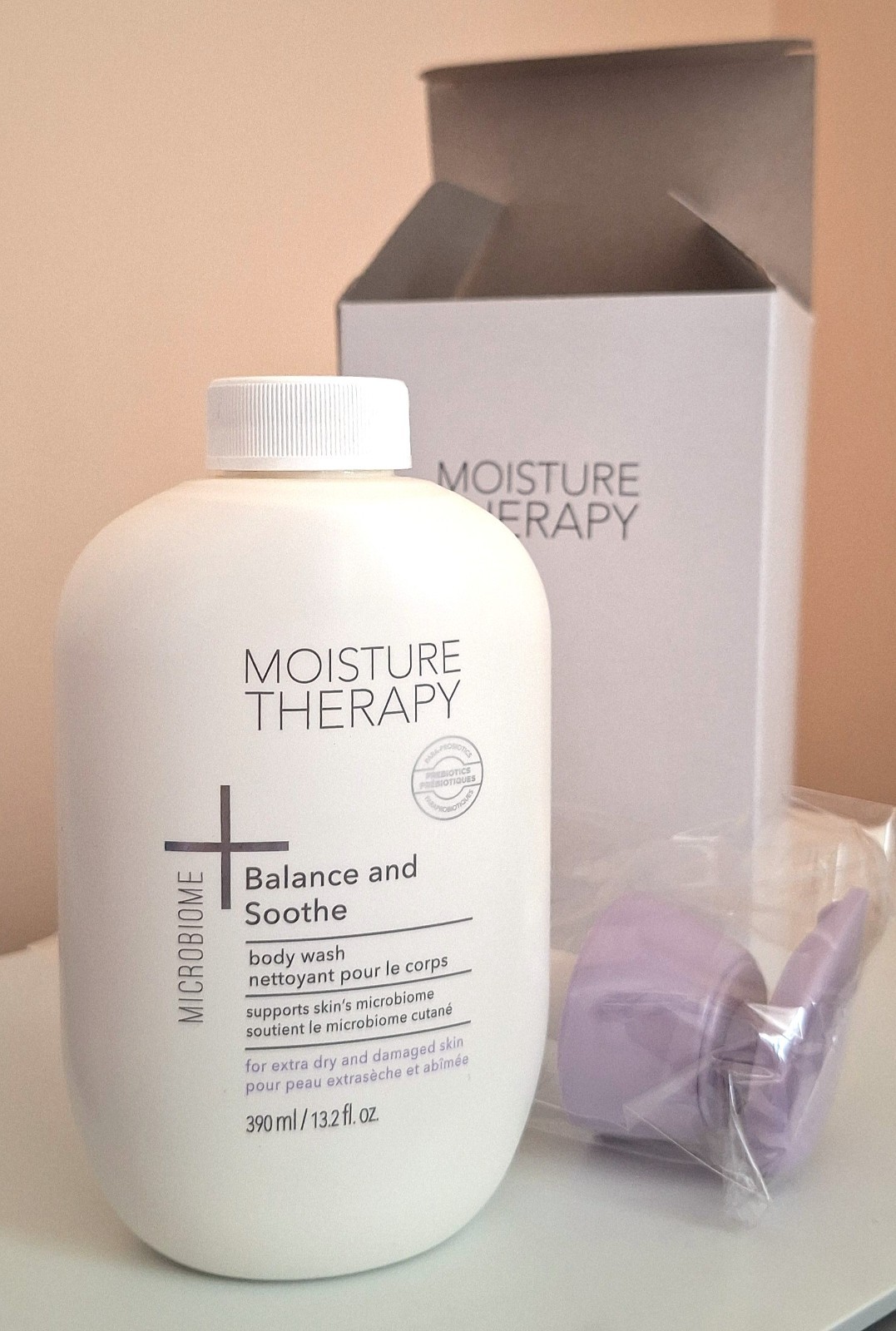 Avon Moisture Therapy +Balance and Soothe Body Wash, new in box, 13.2 fl. oz.