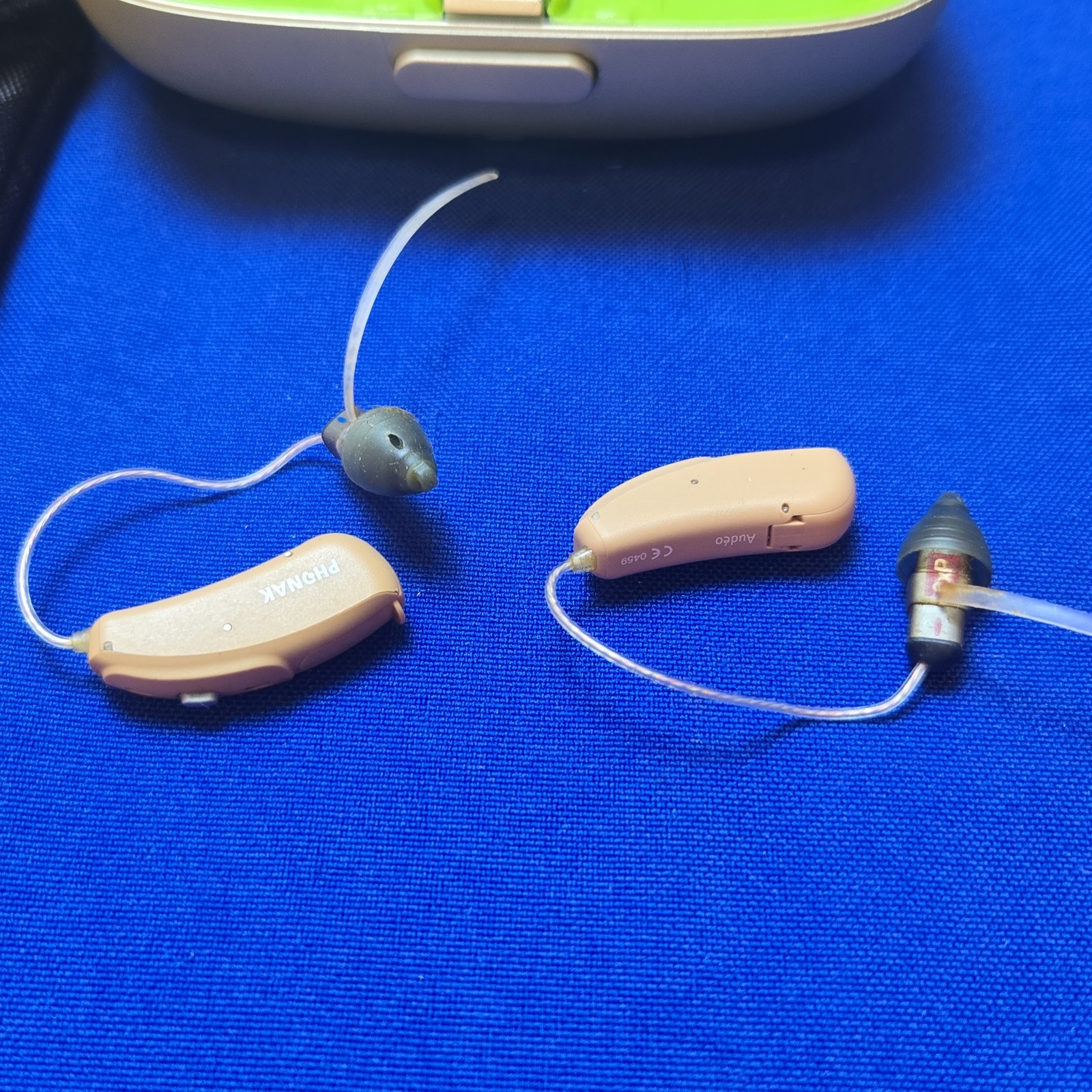 Phonak Audeo 0459 Hearing Aids Pair With Case + TVLink II Base and ComPilot II