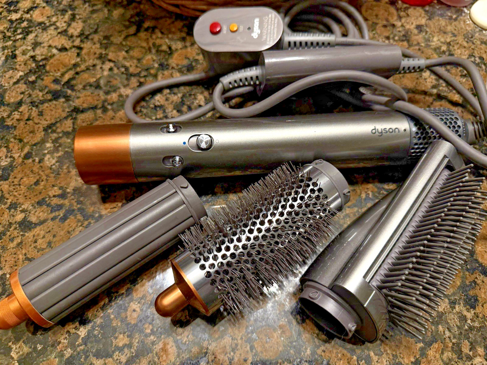 Dyson Airwrap Multistyler – Nickel/Copper 3 Attachments