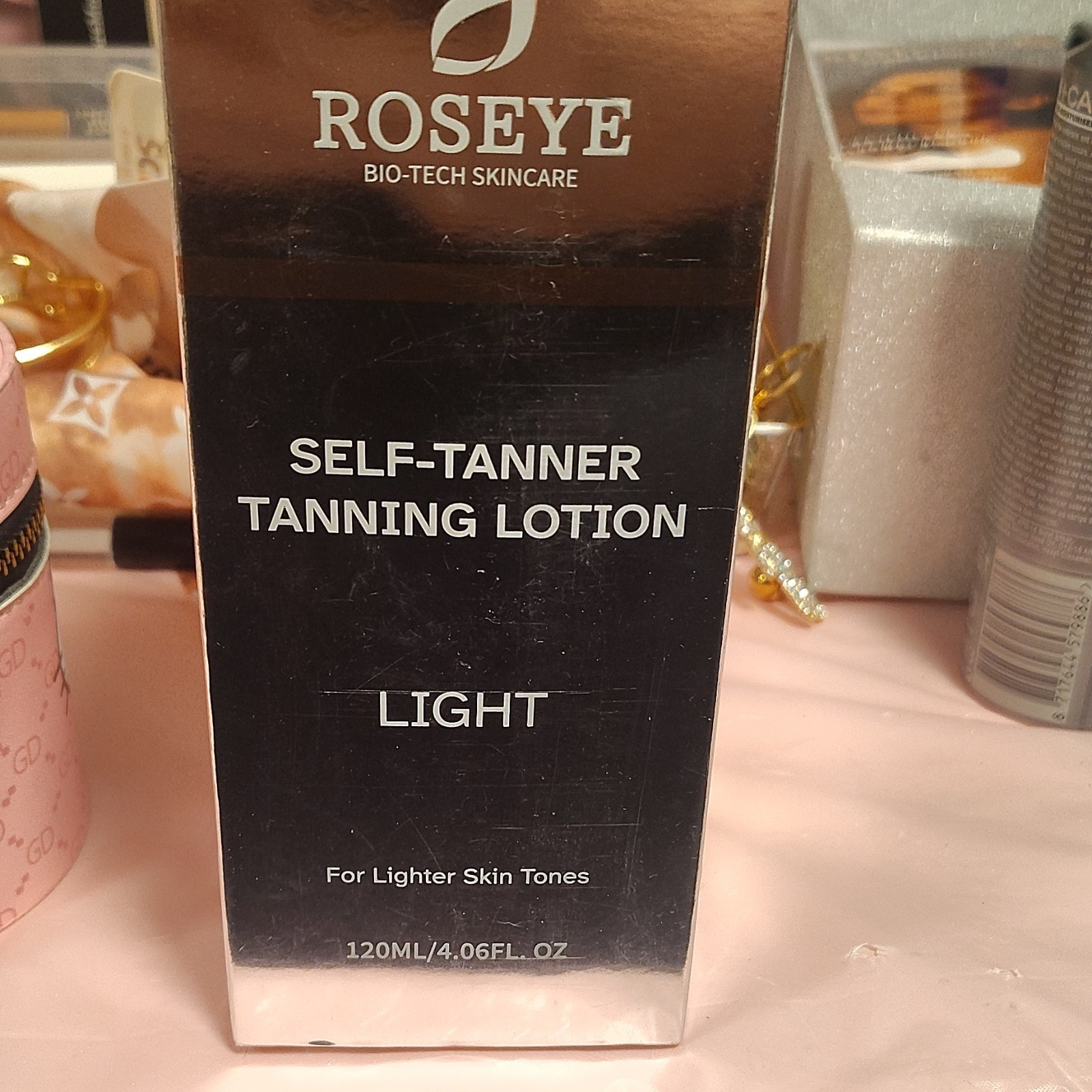 ROSEYE Self-Tanner Lotion, Light, Body, 120 ml / 4.06 fl oz, 12M PAO