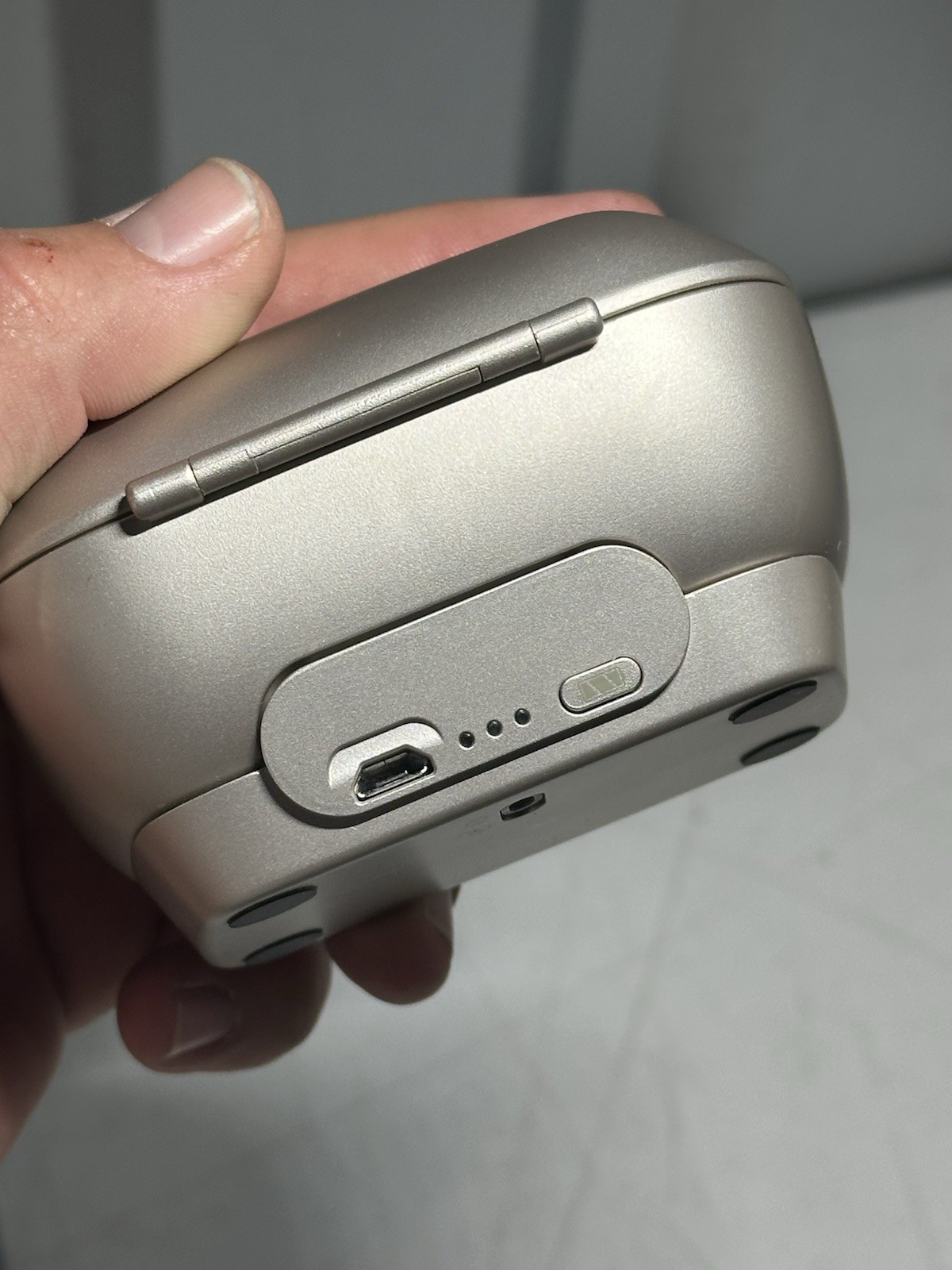 Phonak Audeo Rechargeable Wireless Audio Ear Devices Charger Case Set